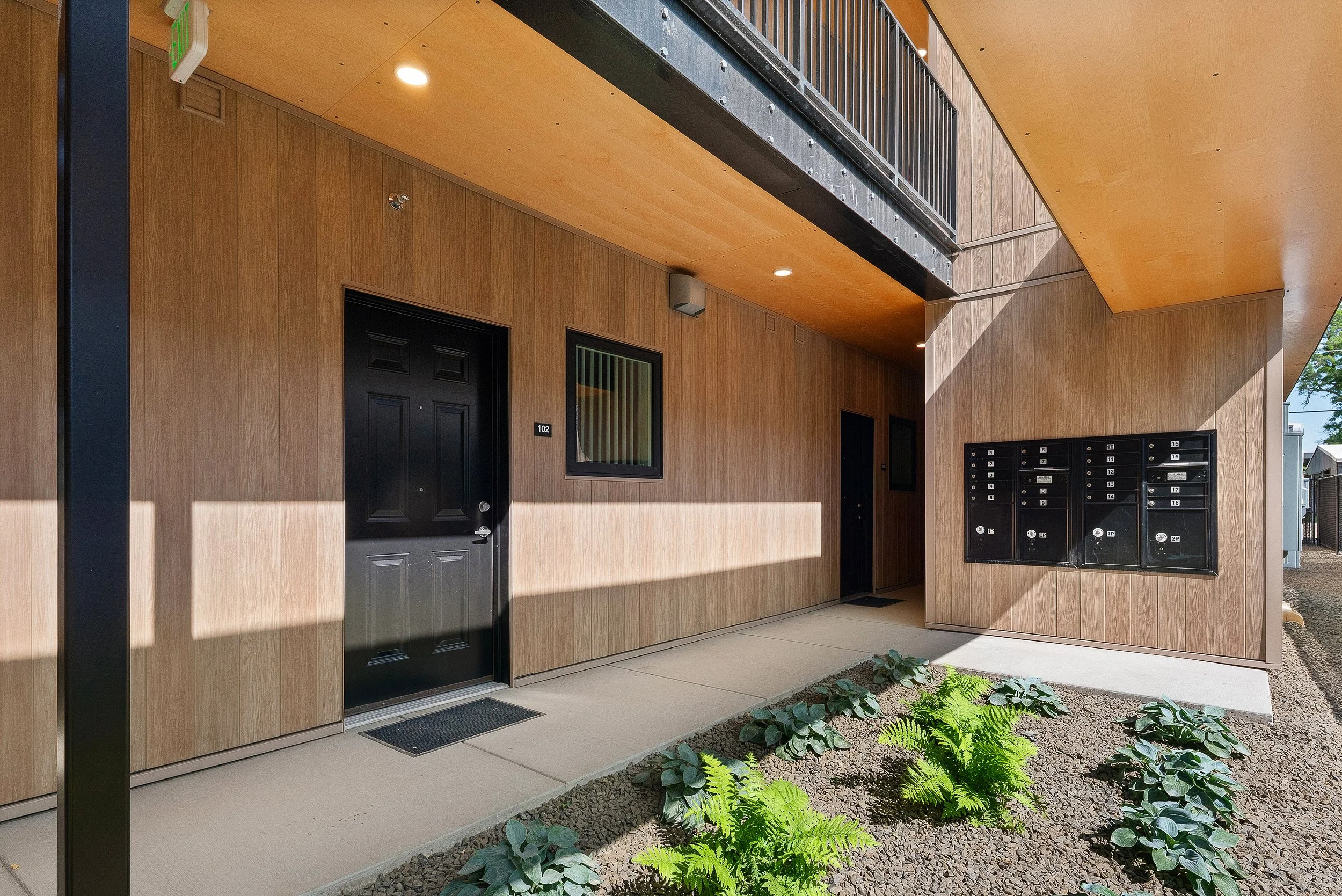 008-803 E Sharp Ave 008.jpg