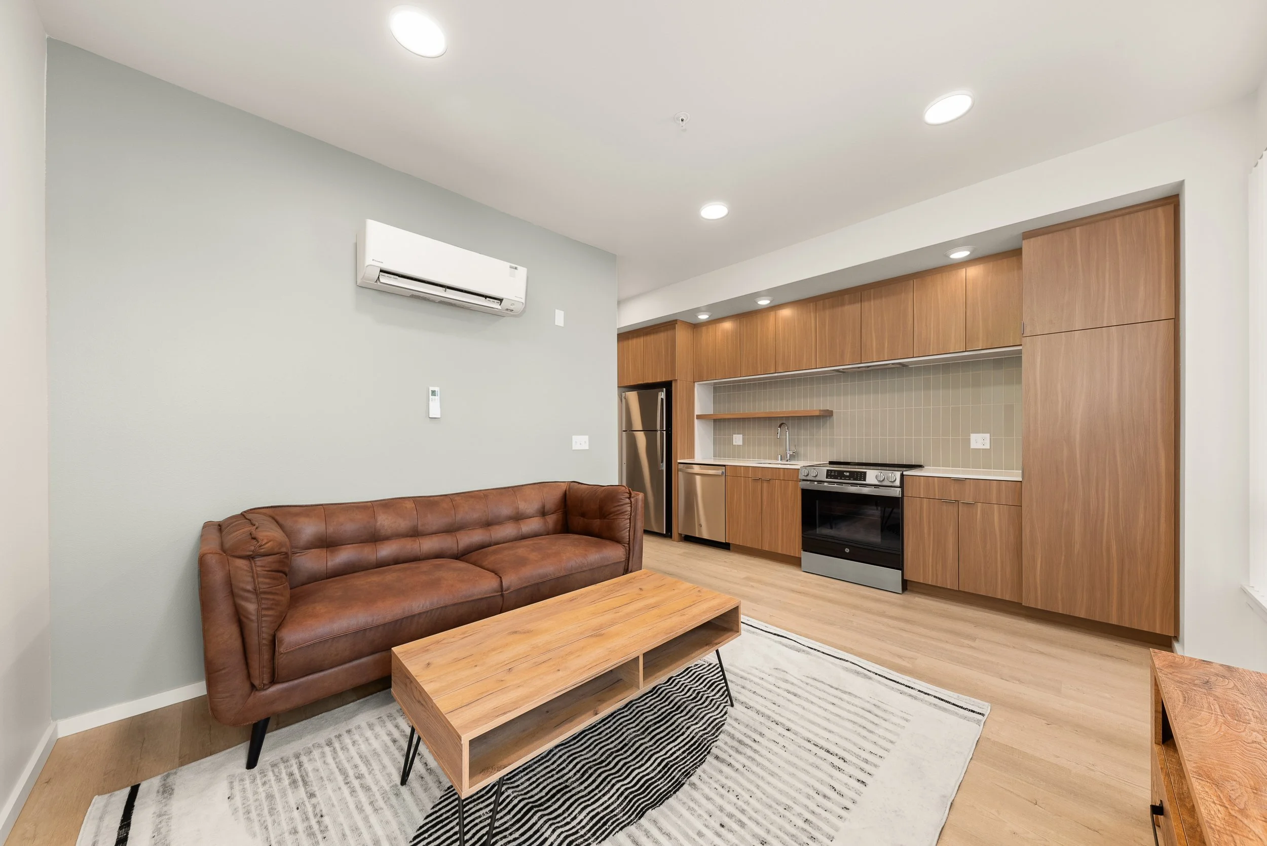 057-803 E Sharp Ave Unit103 009.jpg