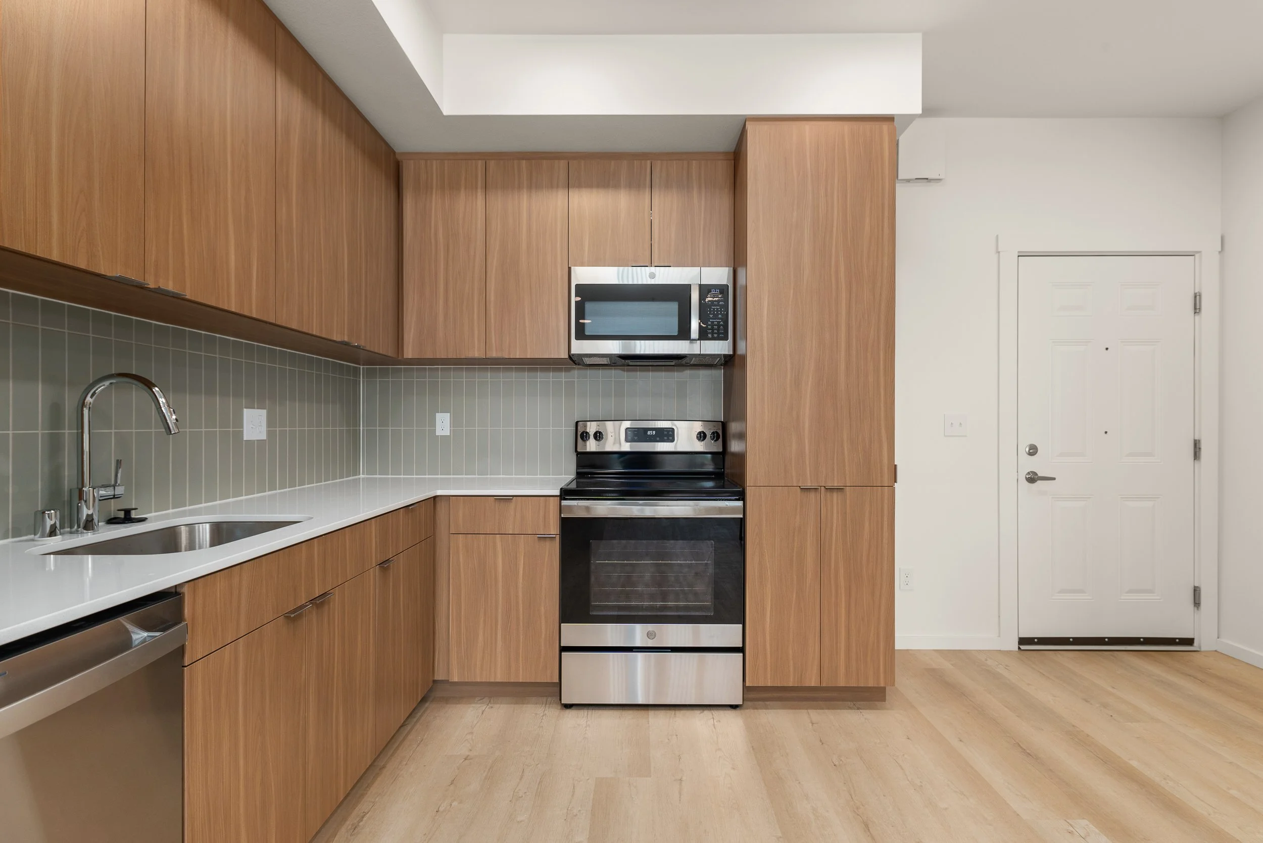 106-803 E Sharp Ave Unit 302 004.jpg
