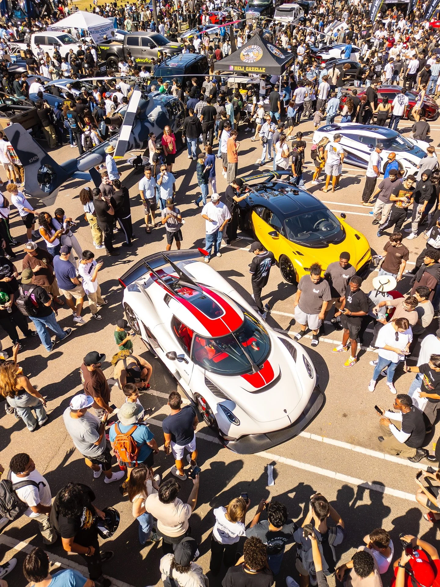 Hypercars such as Koenigseggs, Paganis, Bugattis, and more graced the Huntington Beach beachfront all in support of the @hbpcf 🫶. With 44K in attendance this year, they definitely drew in the crowd. Thank you to all of the owners!