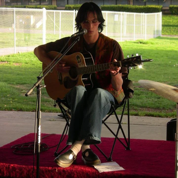 Live Music Friday: Ehren