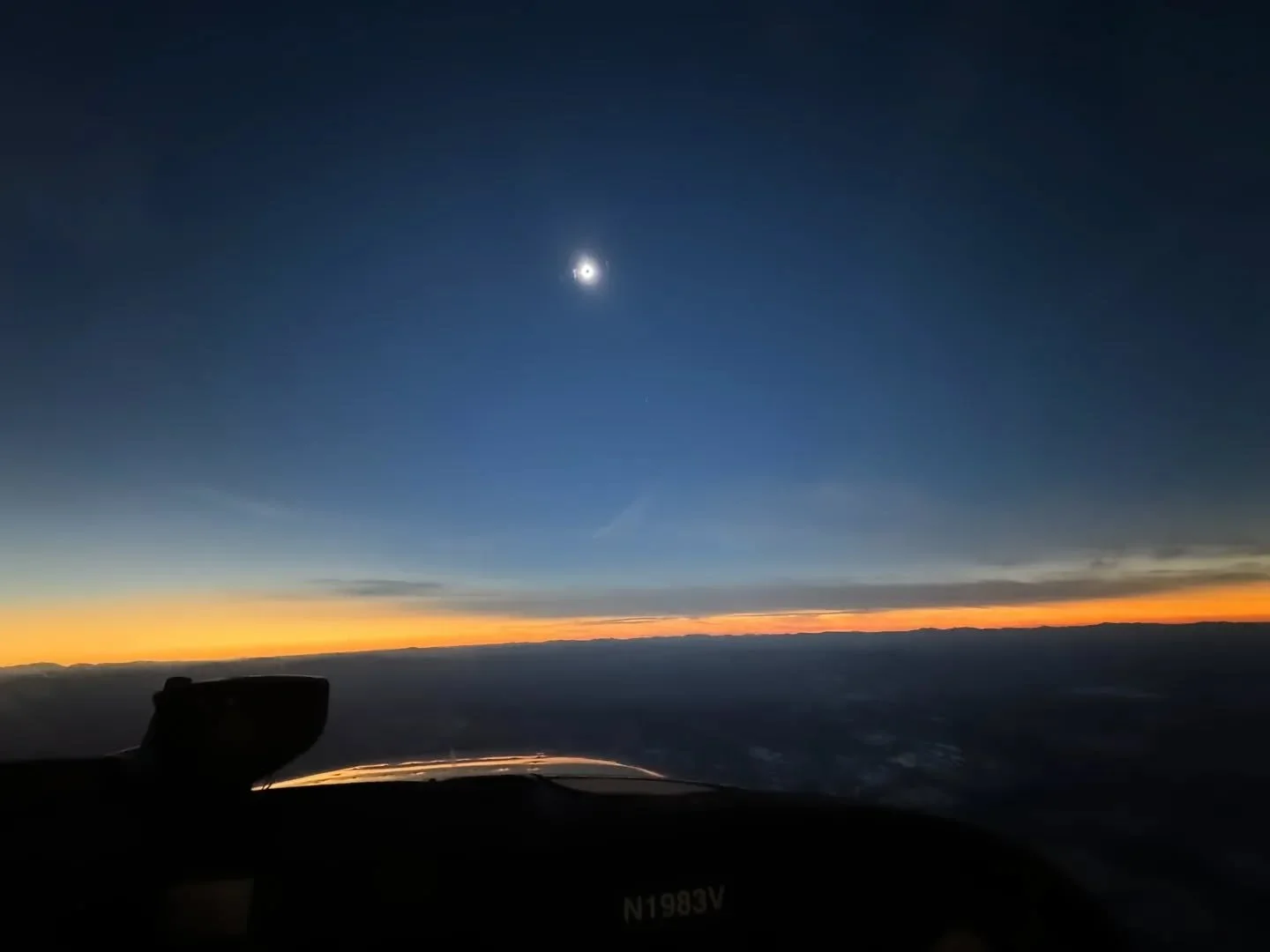 Totality, from N1983V. Thanks for the pics Ben! #c172 #hennikerflyingclub #flyingfamily #totality #nh