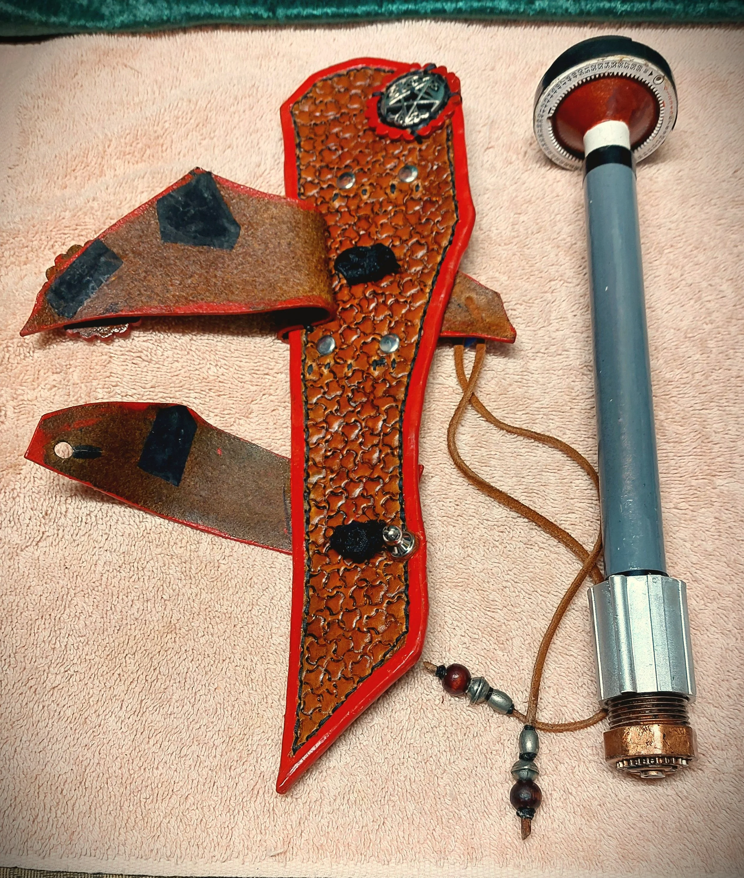 holster large blk red pen side by side.jpg