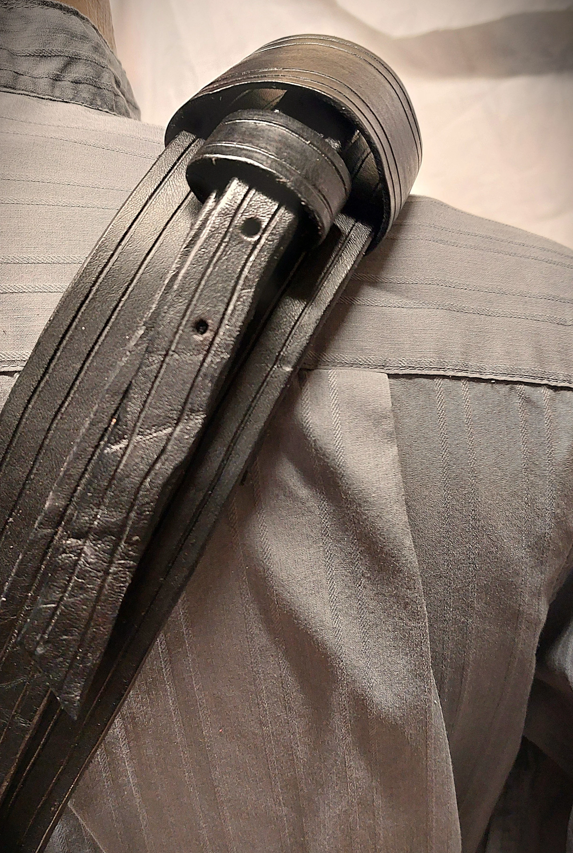 gal knight battle baldric shoulder detail good.jpg