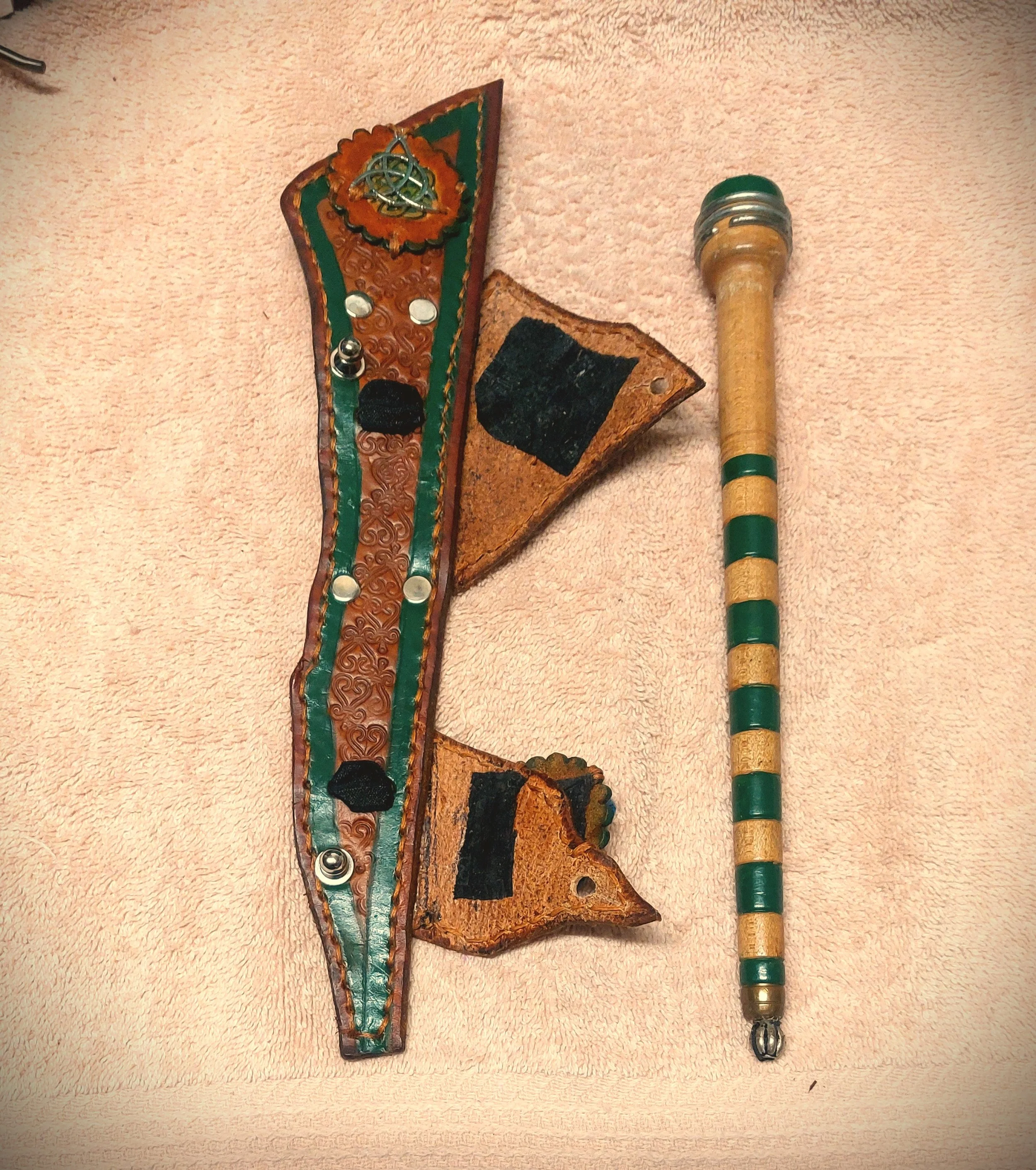 ss holster Celtic n gr str side by side.jpg