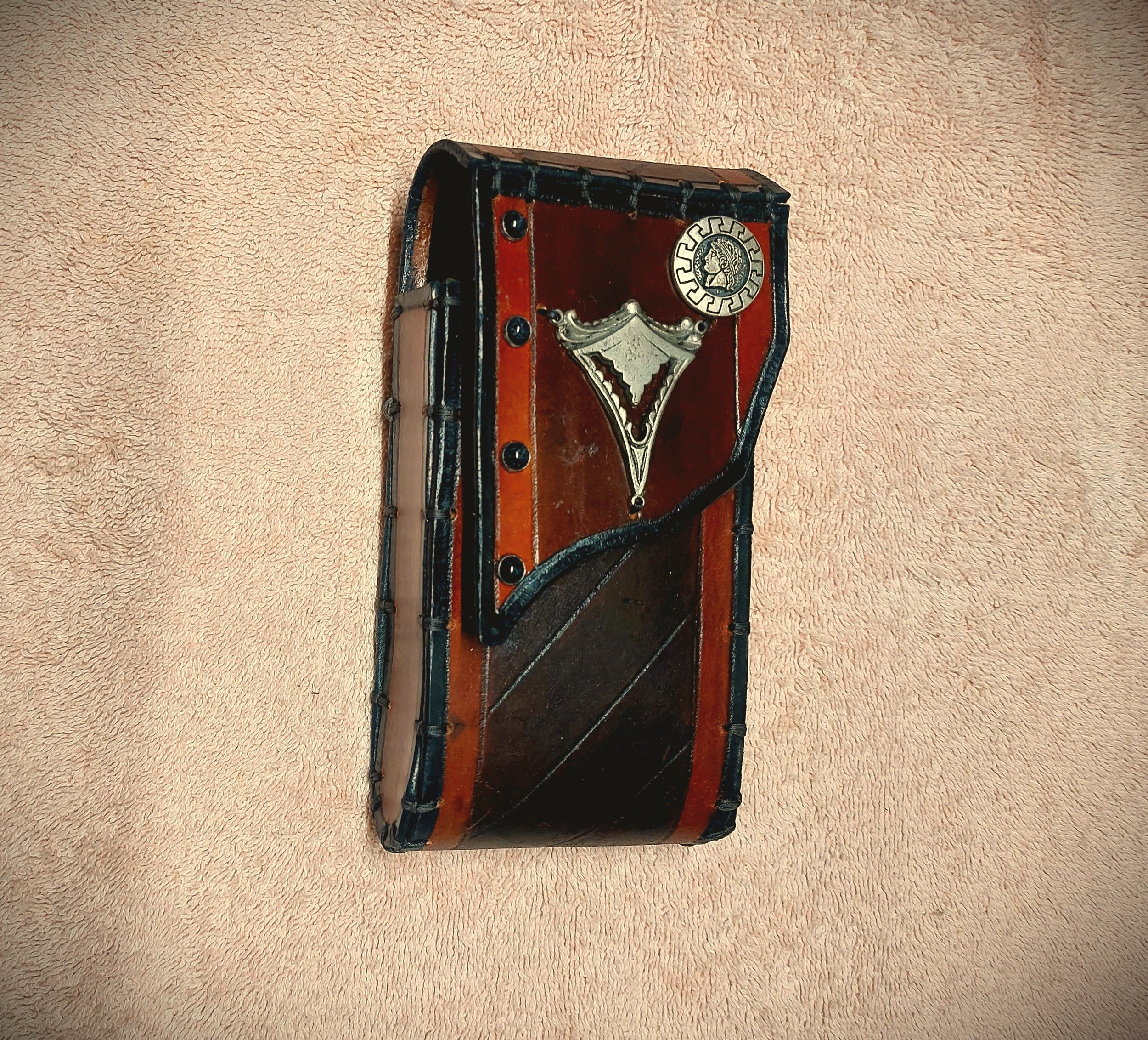 pouch cell phone medusa main angle.jpg