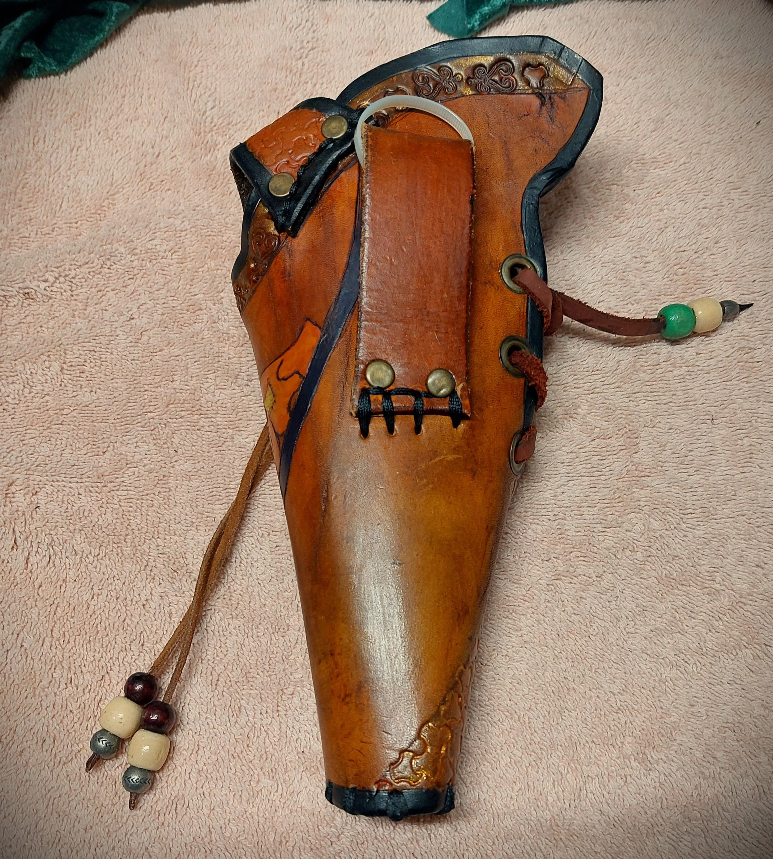 holster celtic for colt back detail.jpg