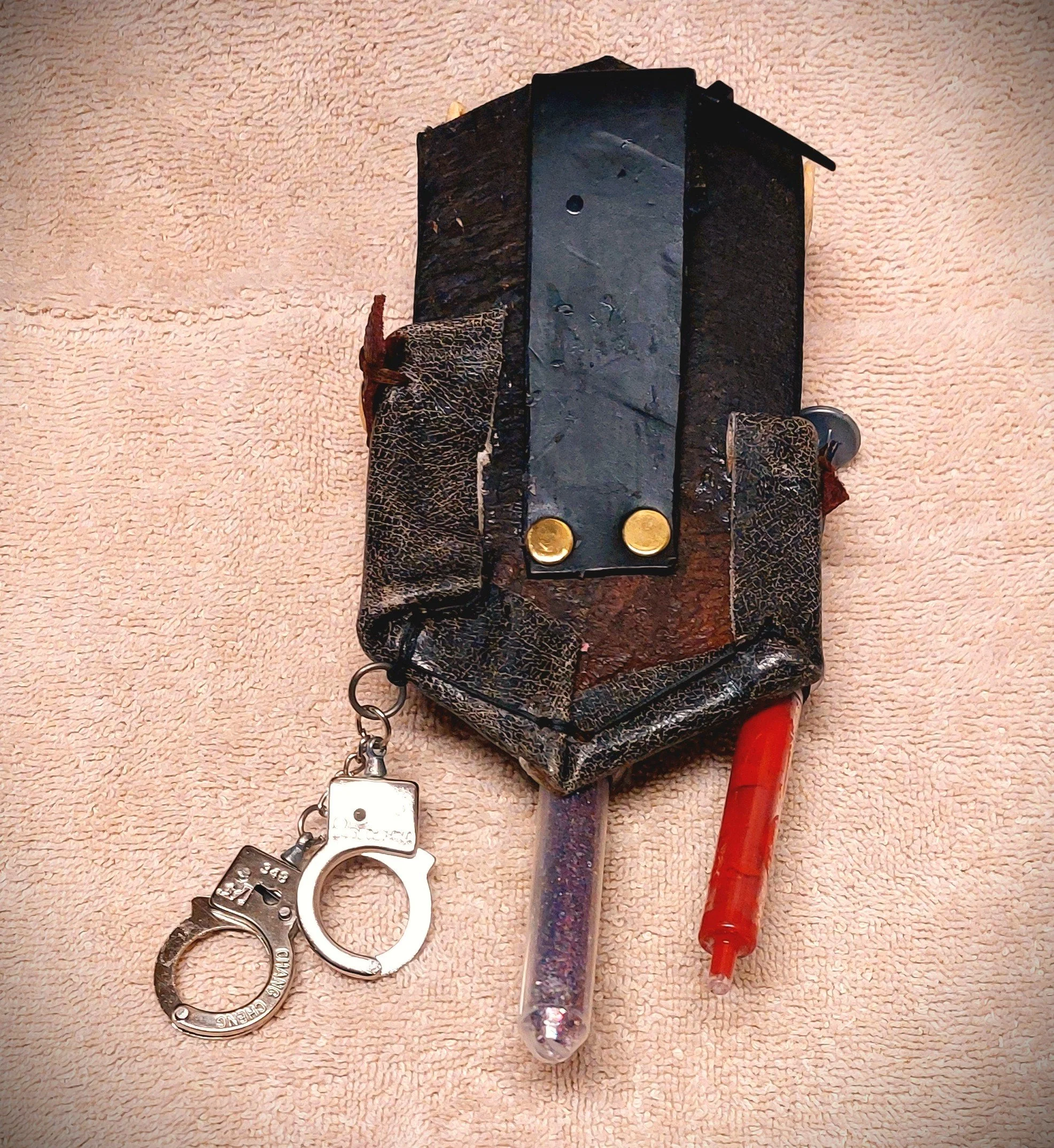 hunters kit cullen on front back.jpg