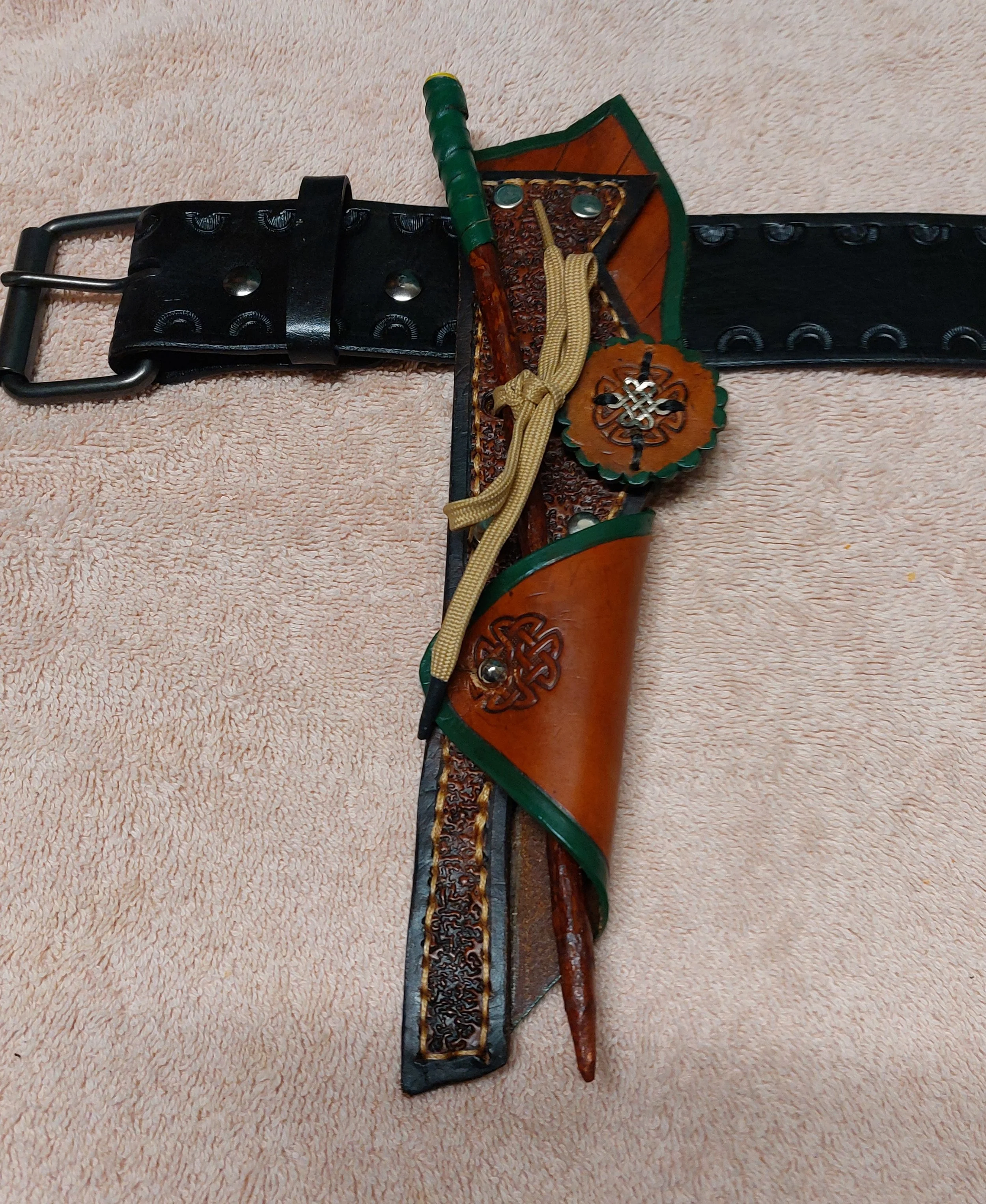 holster celtic square knot with belt.jpg