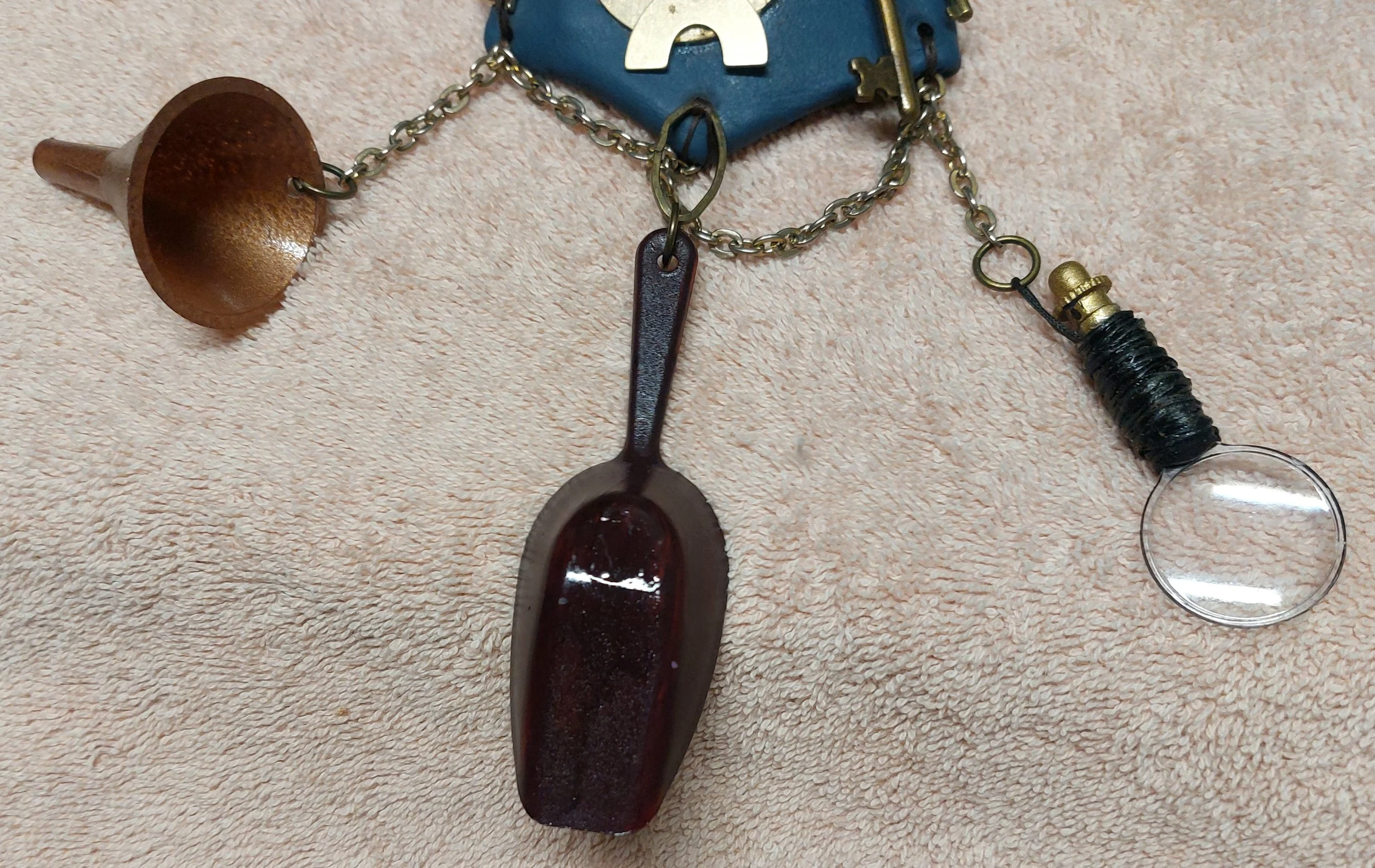 ftk deco bottom 1725.jpg