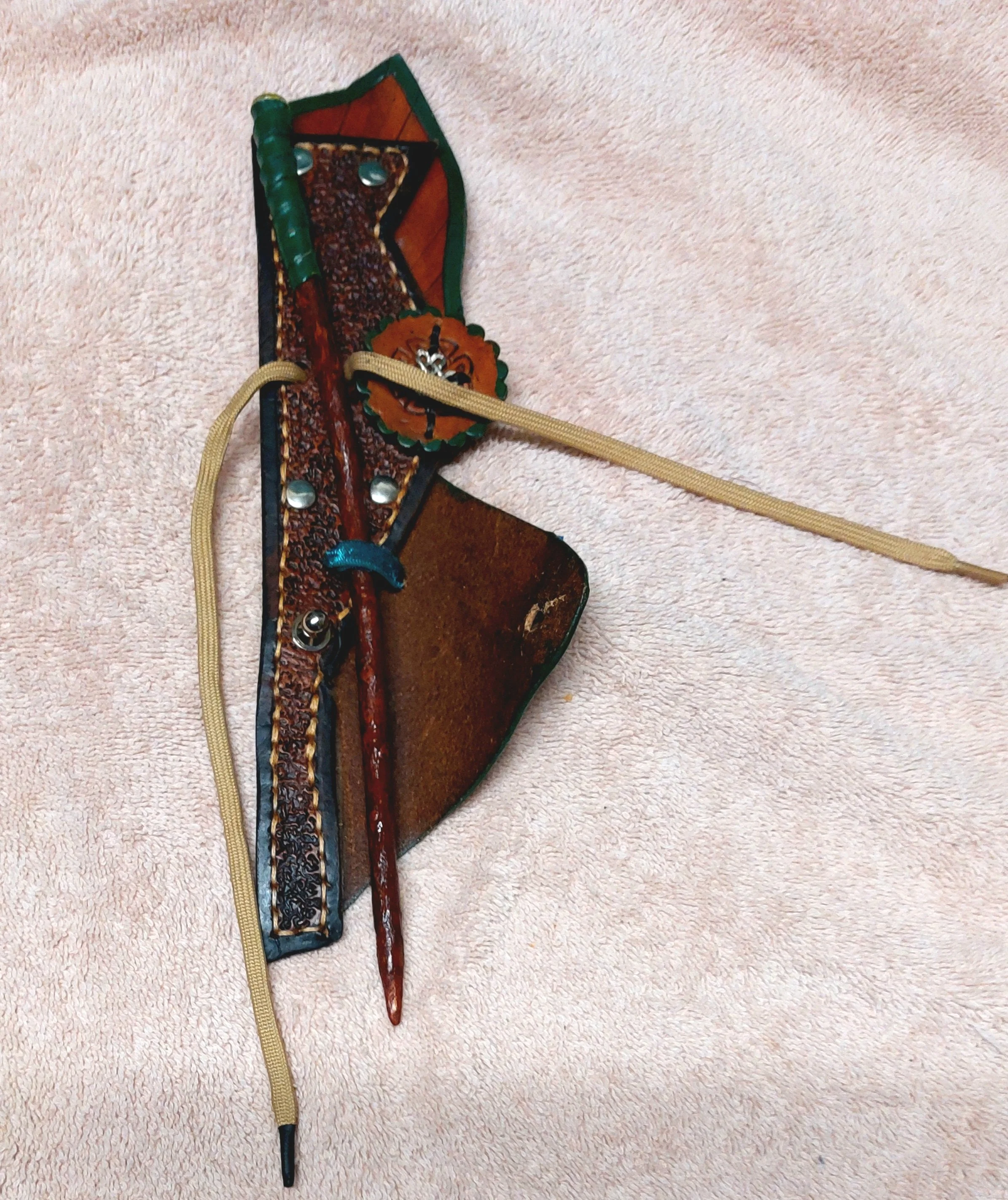 holster celtic square knot open to interior.jpg