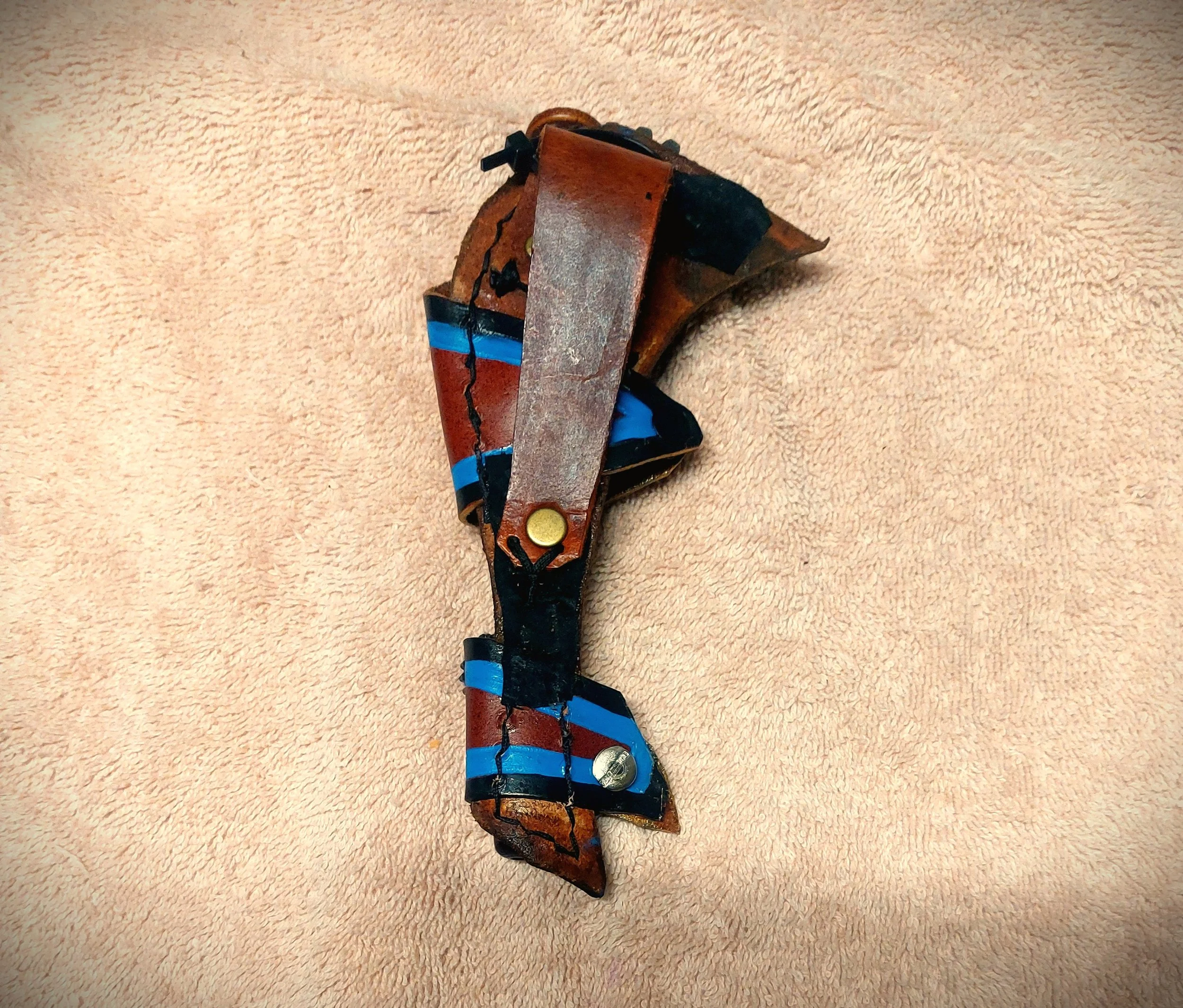 ss holster spicy and blue small back detail.jpg