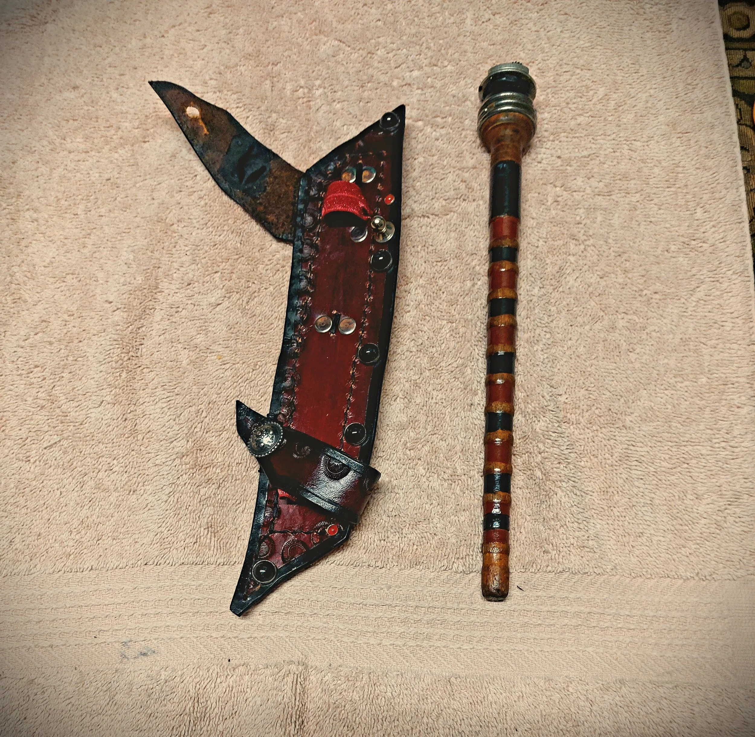 holster sp blk n burg side by side.jpg