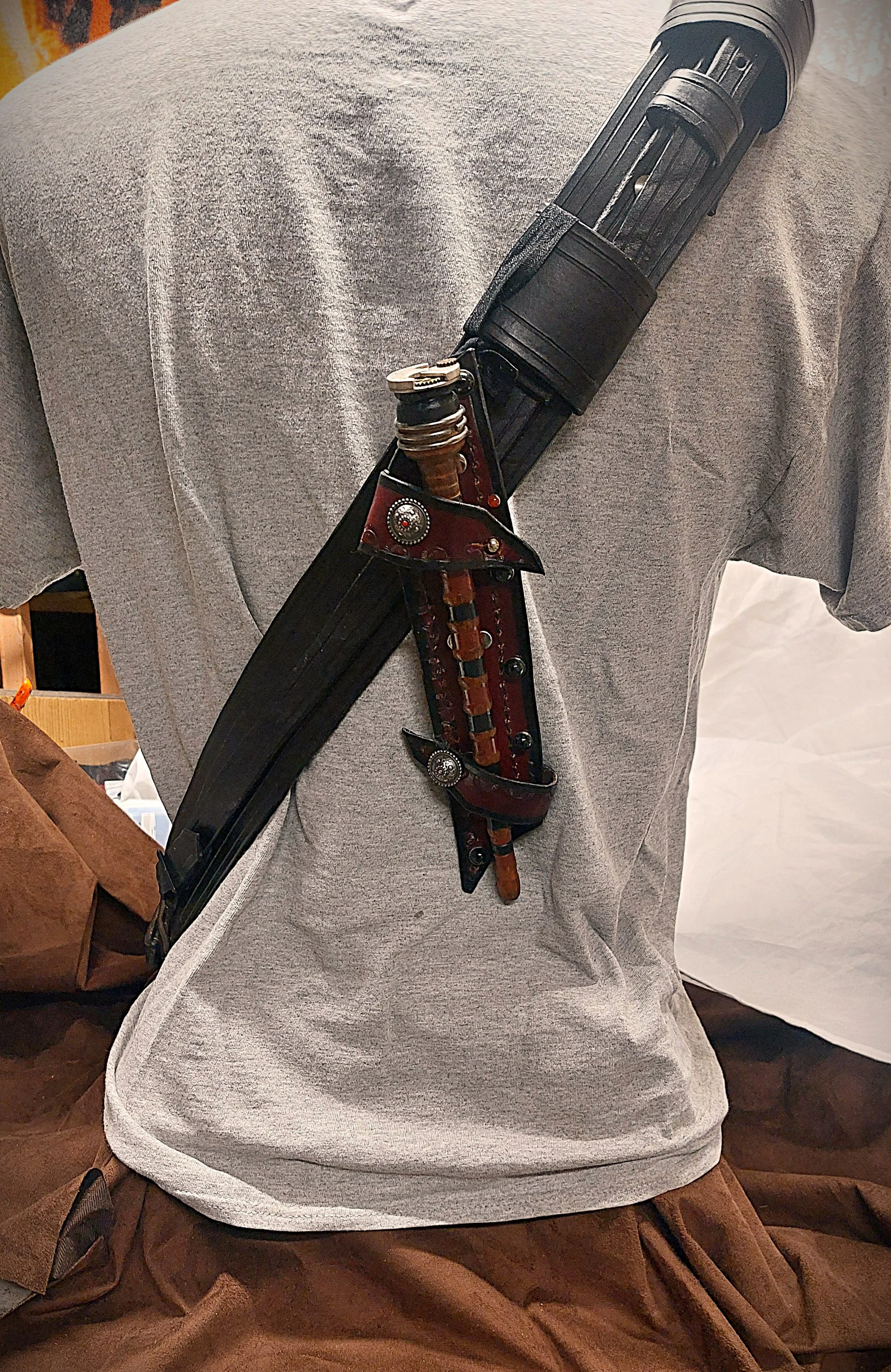 gal knight battle baldric back detail loaded manne.jpg