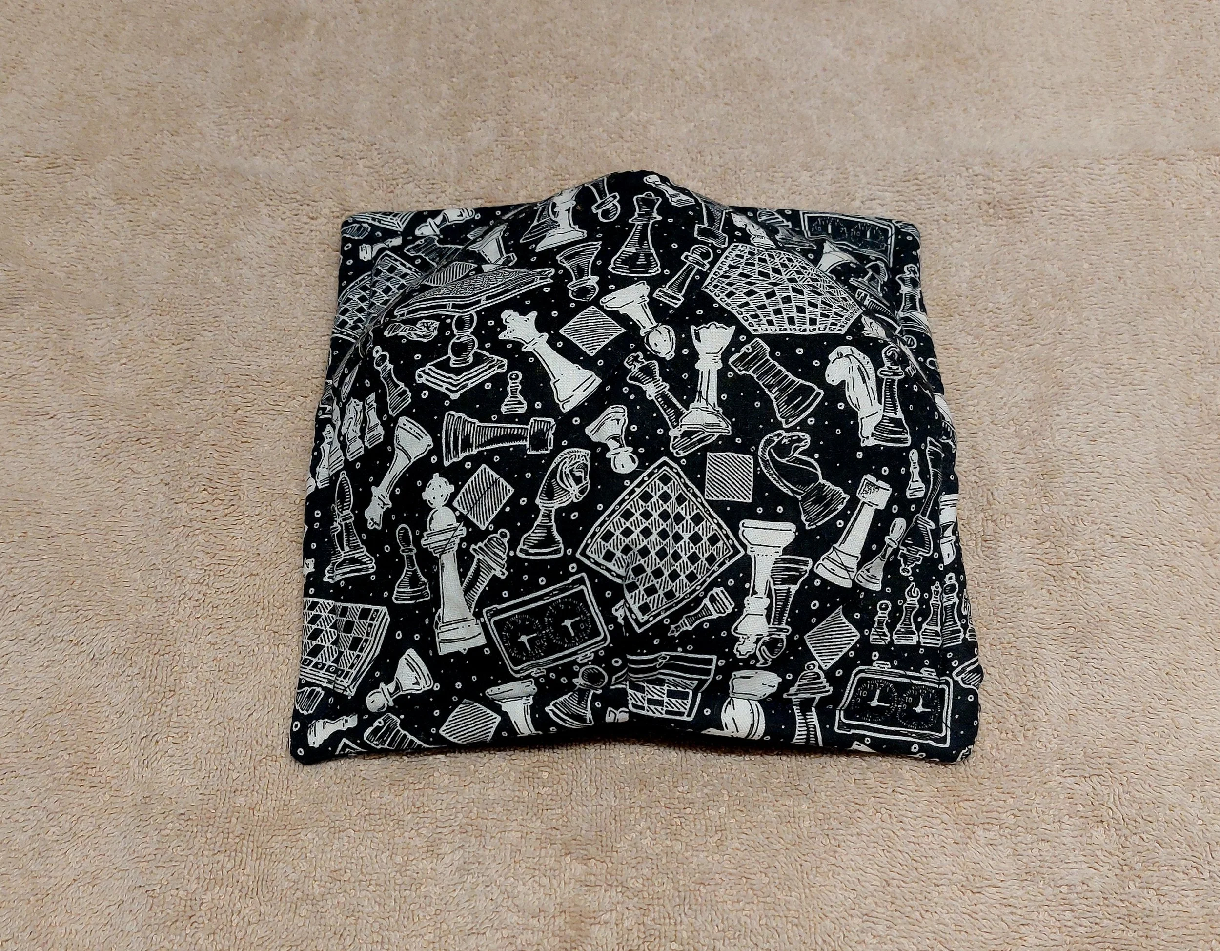 Chess Black and White Images Med Microwaveable Bowl Cozy