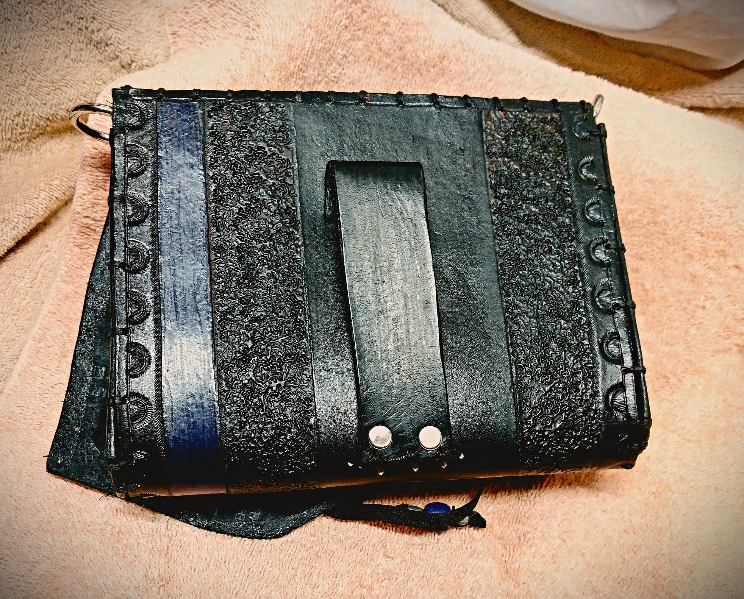 sp bird skull pouch back.jpg