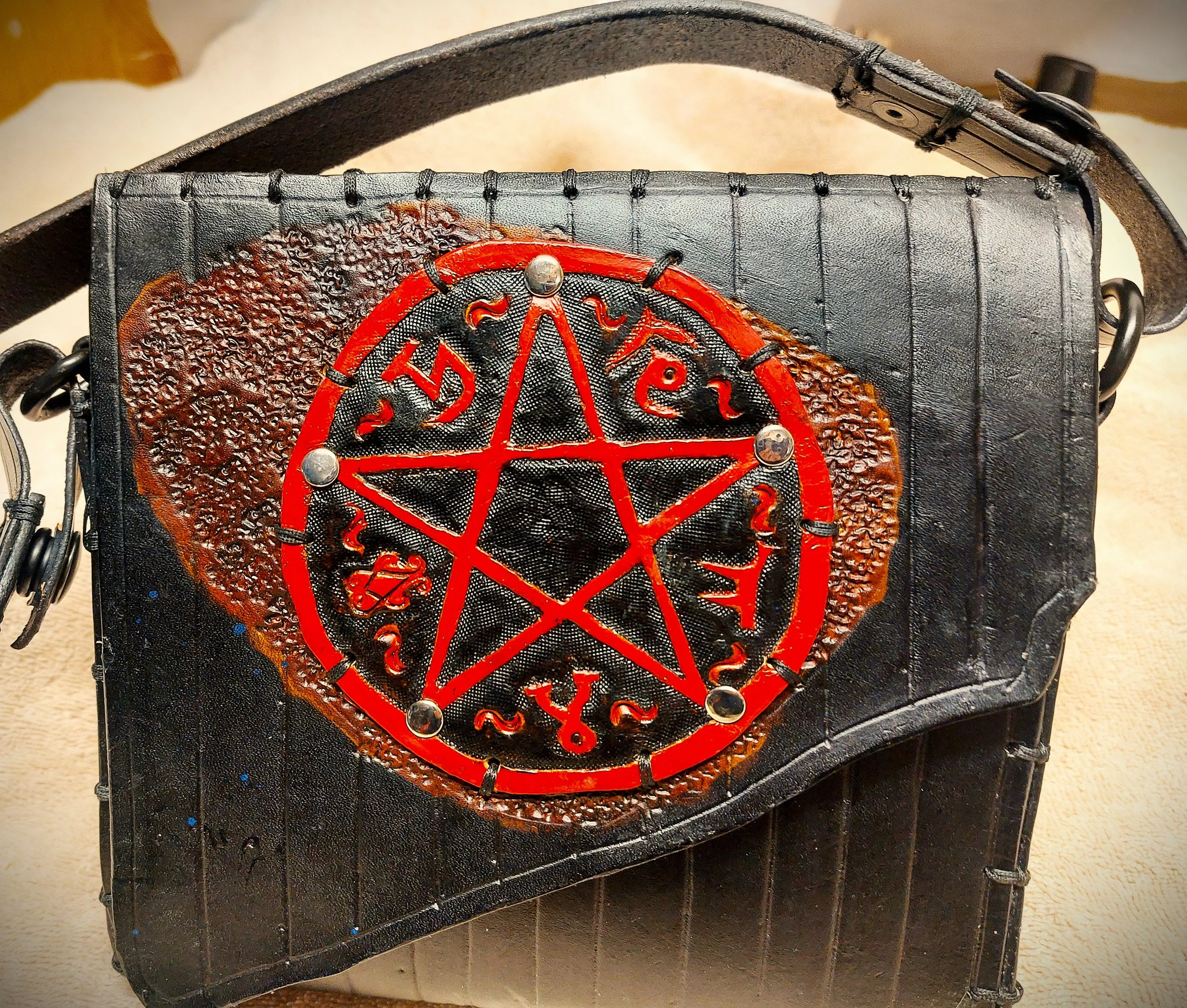 devils trap set pouch n strap detail.jpg