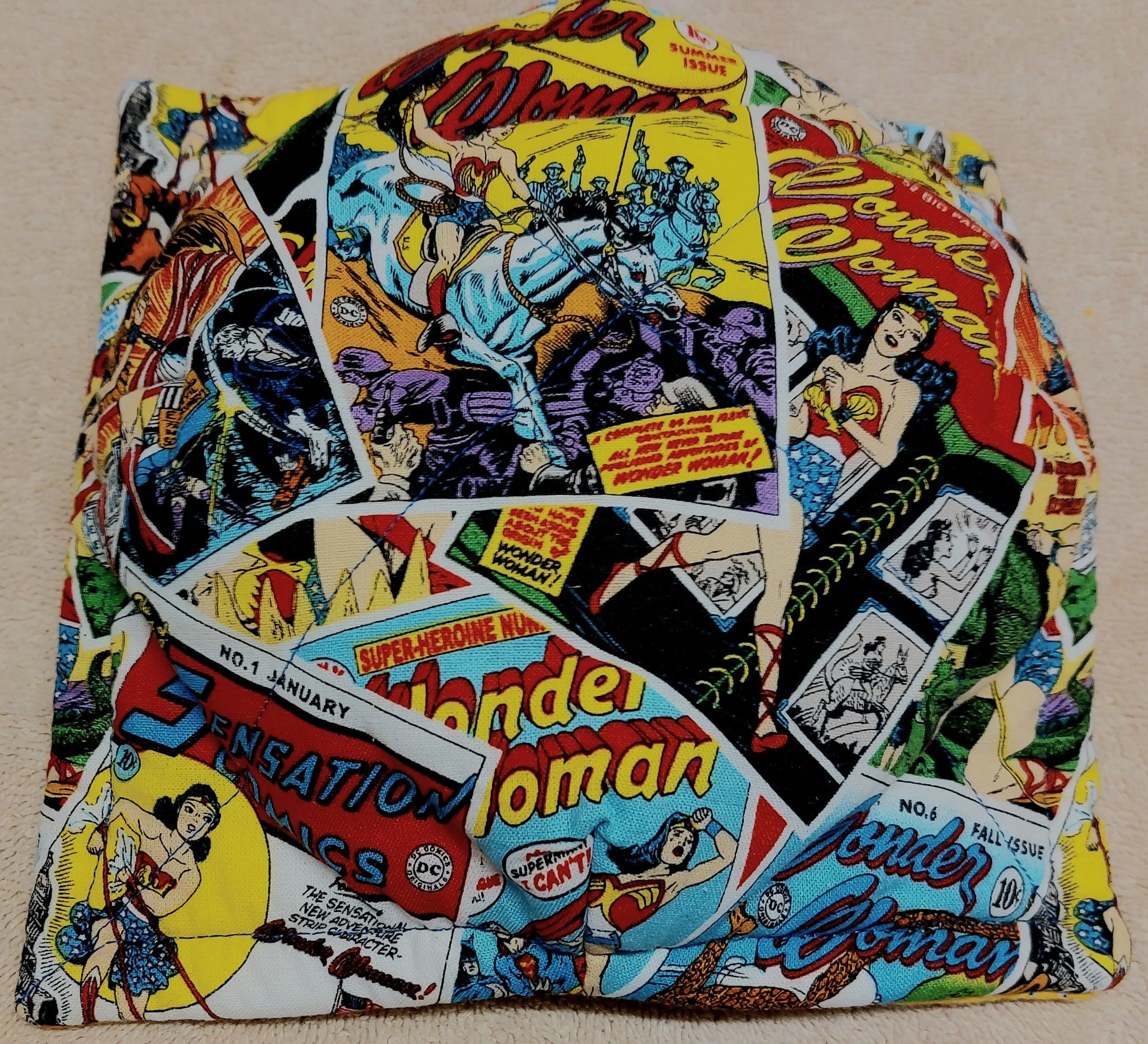 Wonder Woman Classic  Comic Book Covers Med Microwaveable Bowl Cozy