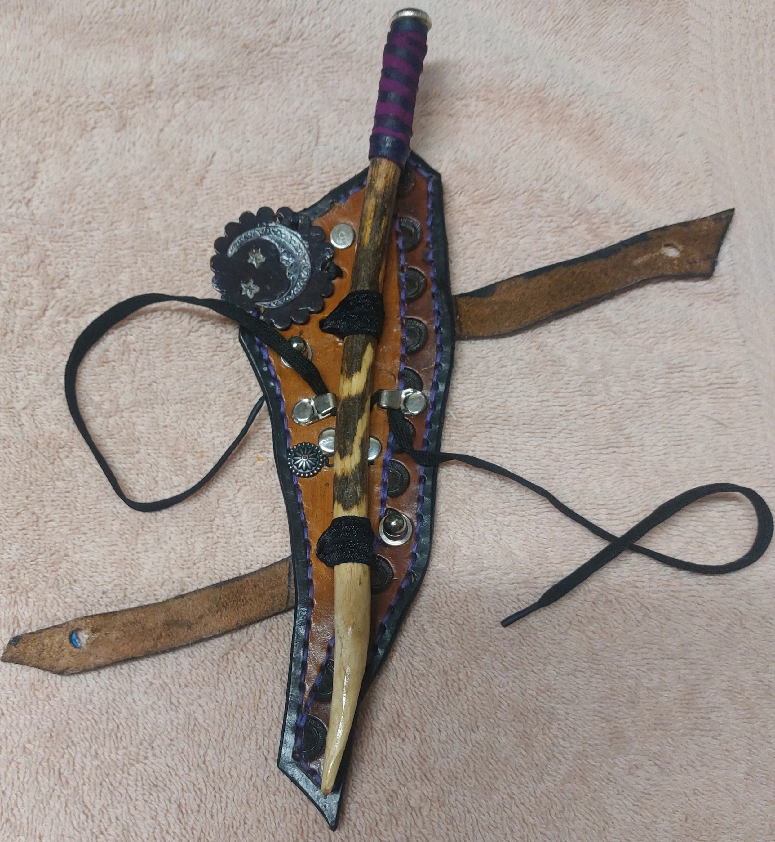 holster moon and wand set untied interior.jpg
