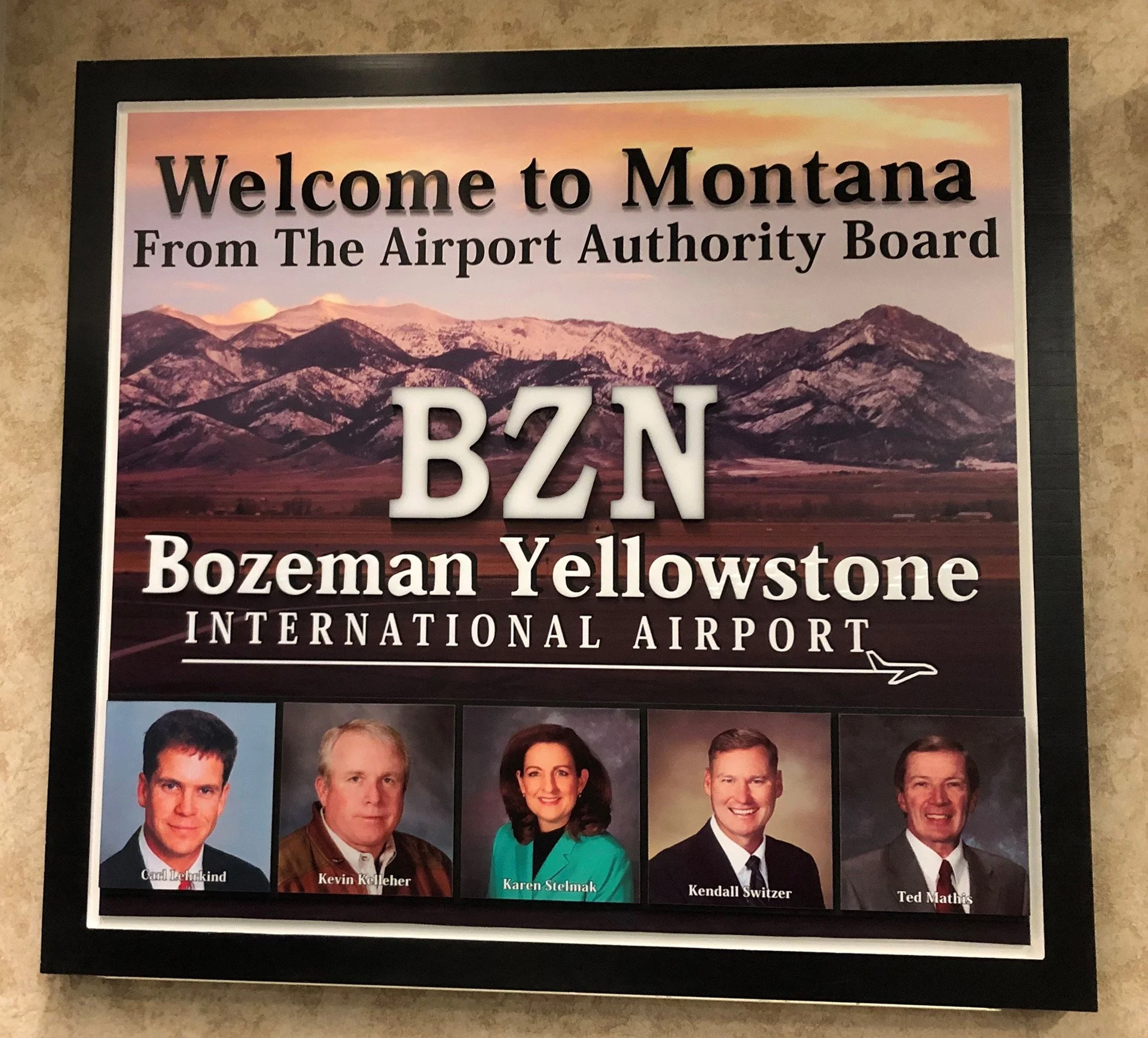 bozemanyellowstoneinternationalairportroutedsign.jpg