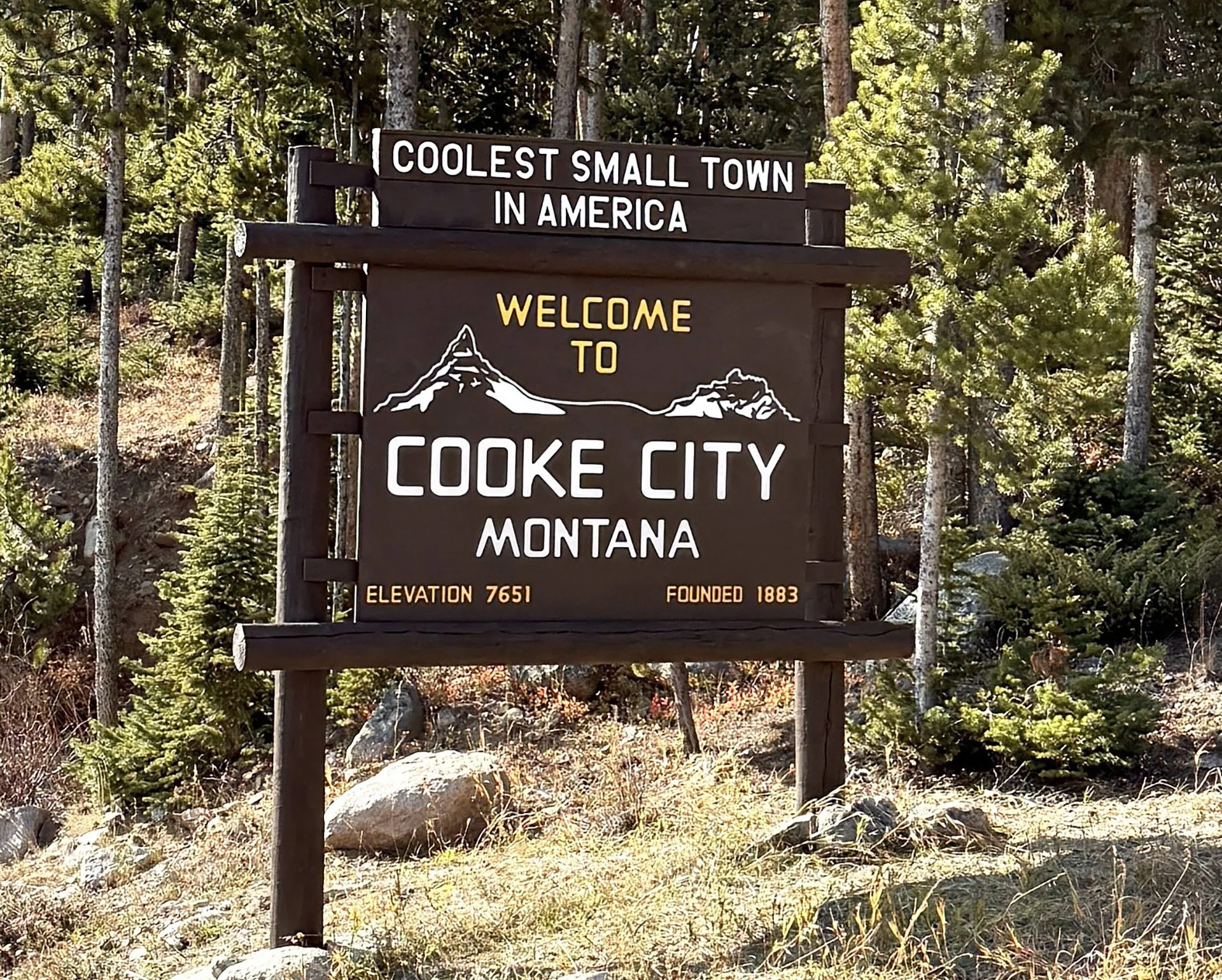 welcometocookecitywoodsign.jpg