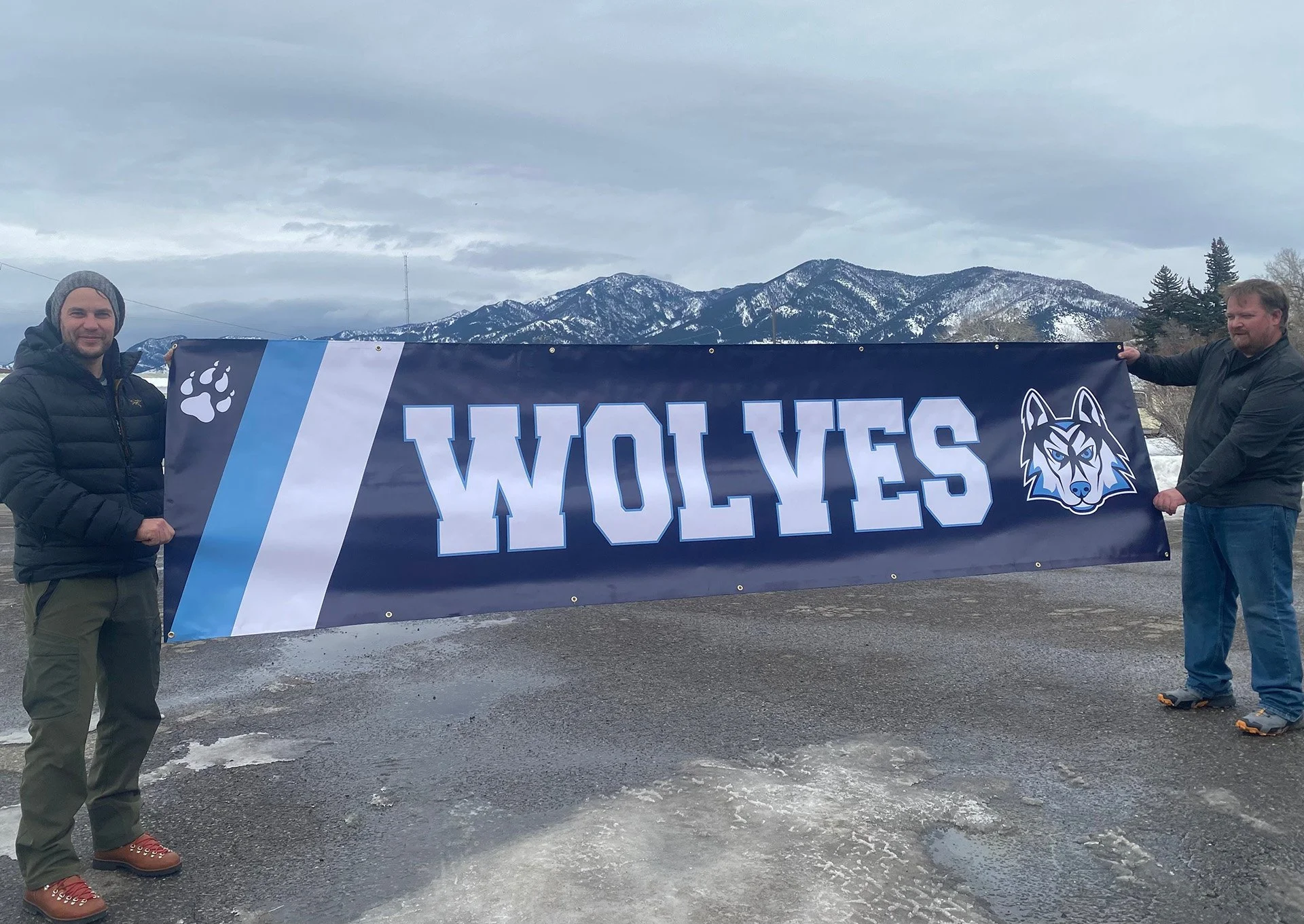 wolveshockeybanner.jpg