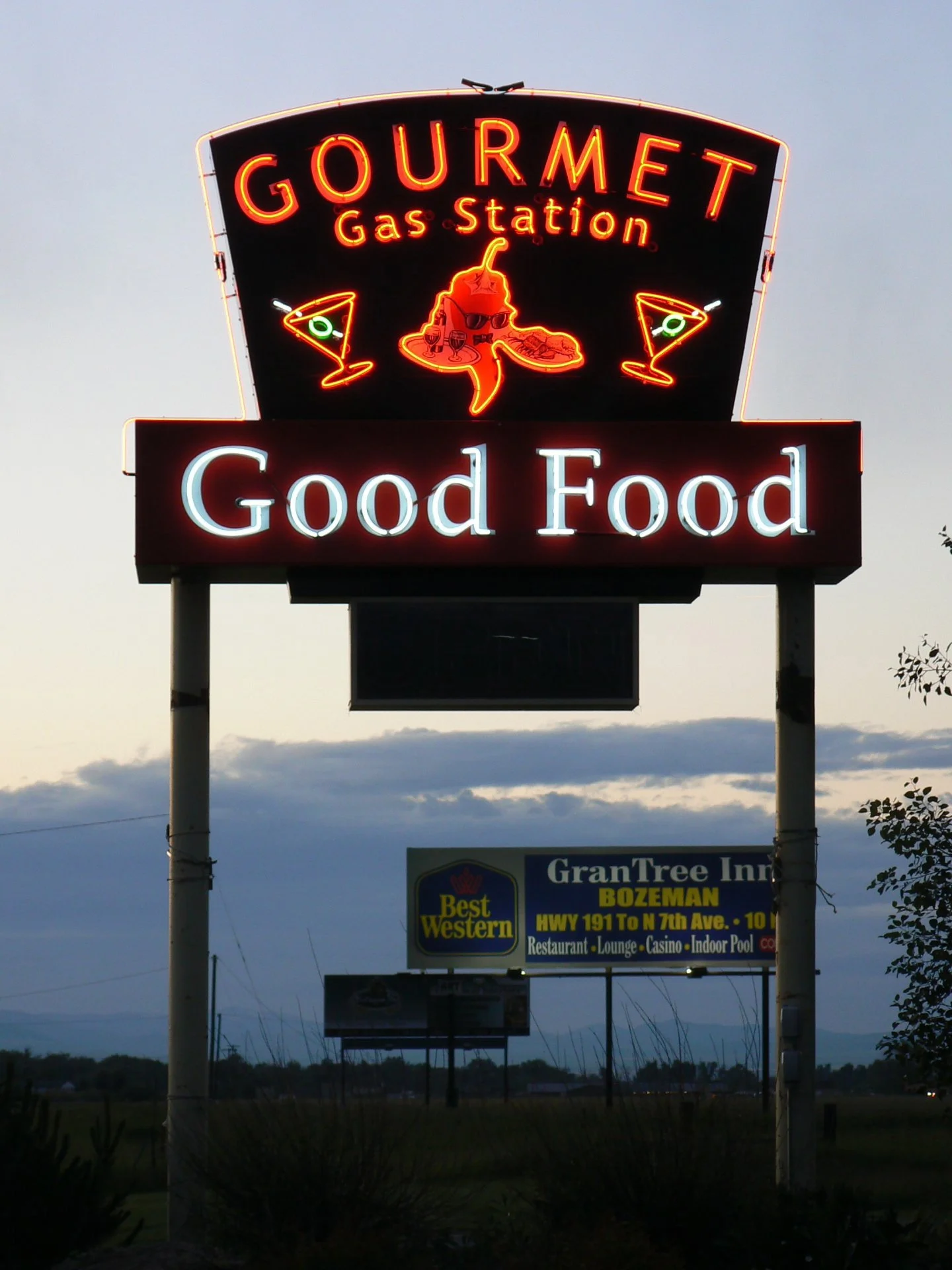gourmetgasstationneonsign.jpg