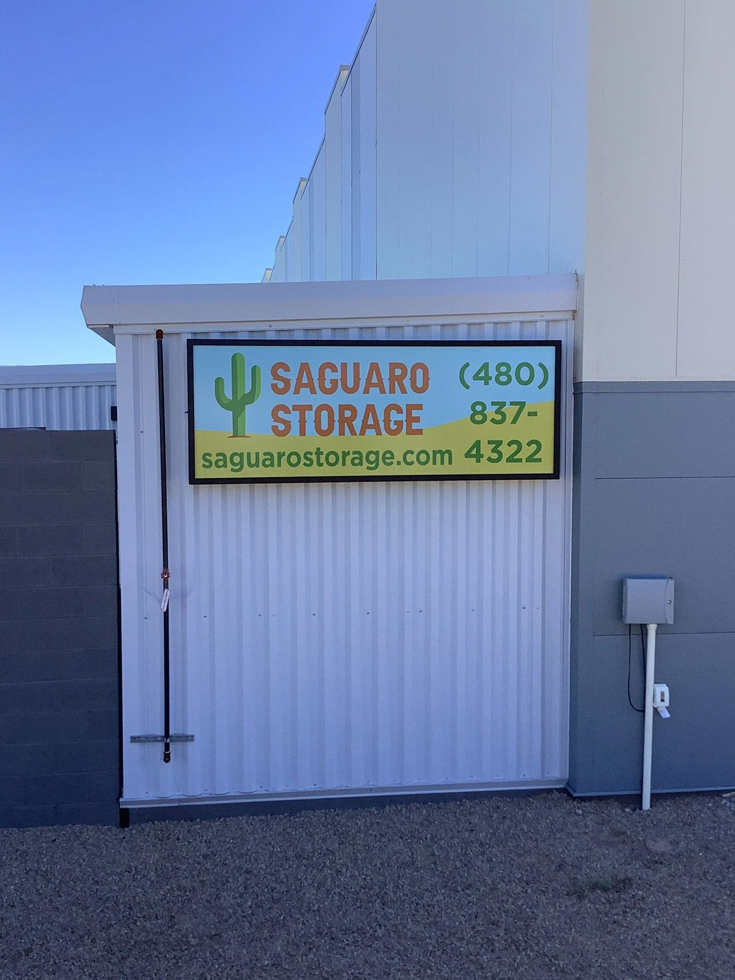 saguarostoragelightbox.jpg