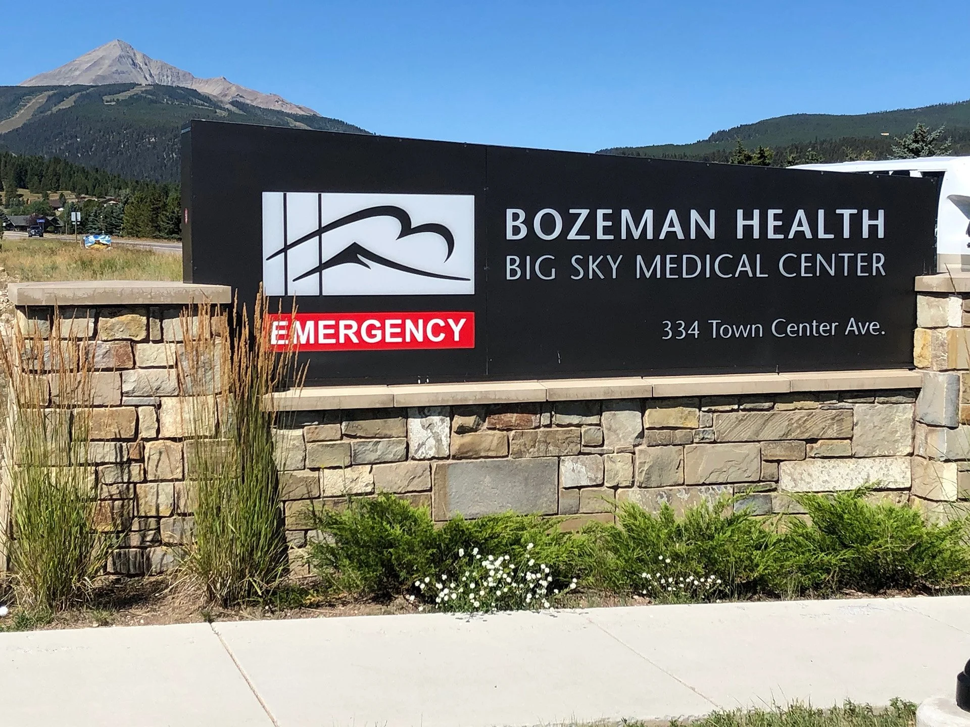 bozemanhealthbigskymonumentsign.jpg