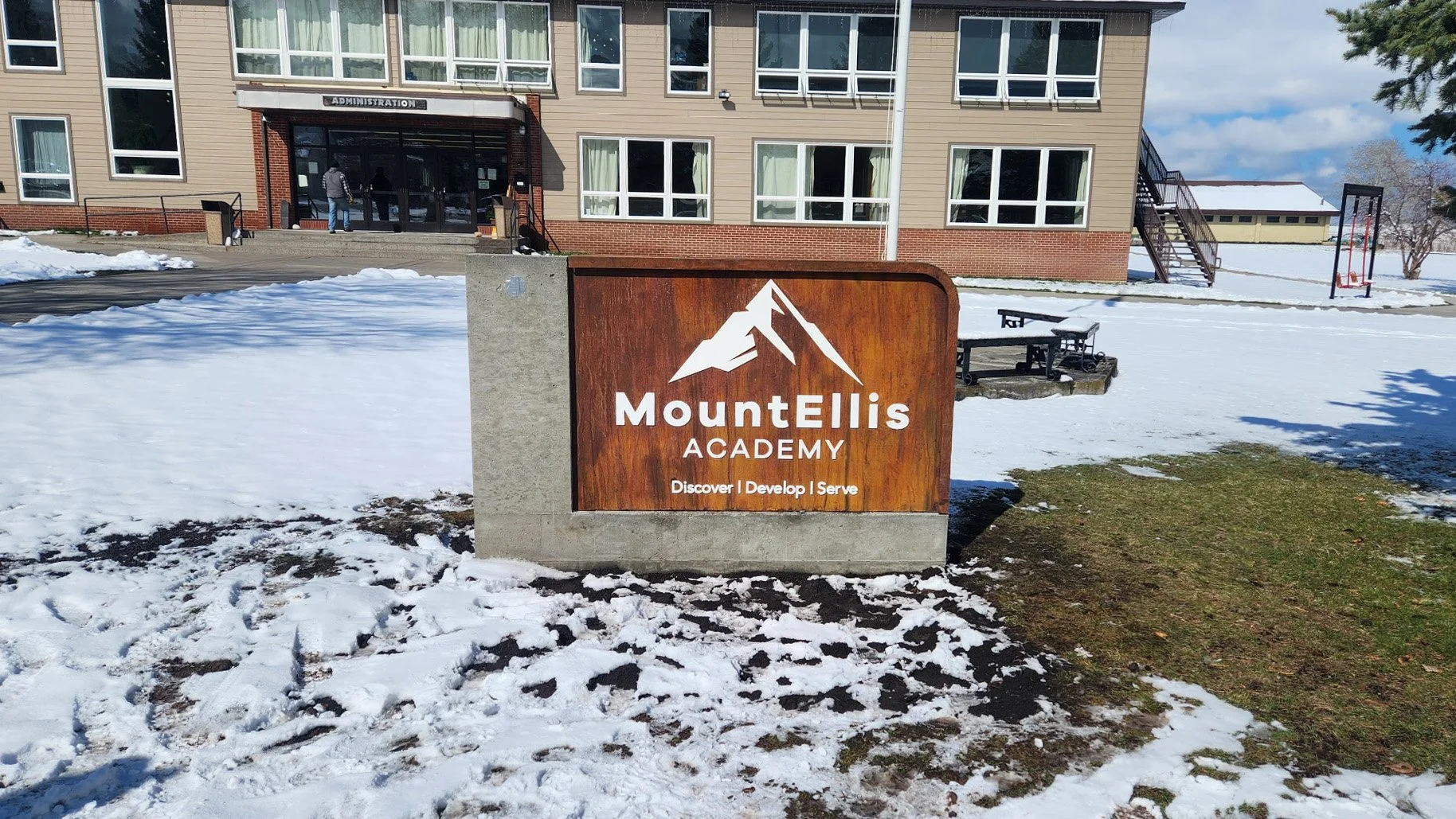 mountellisacademymonumentsign.jpg