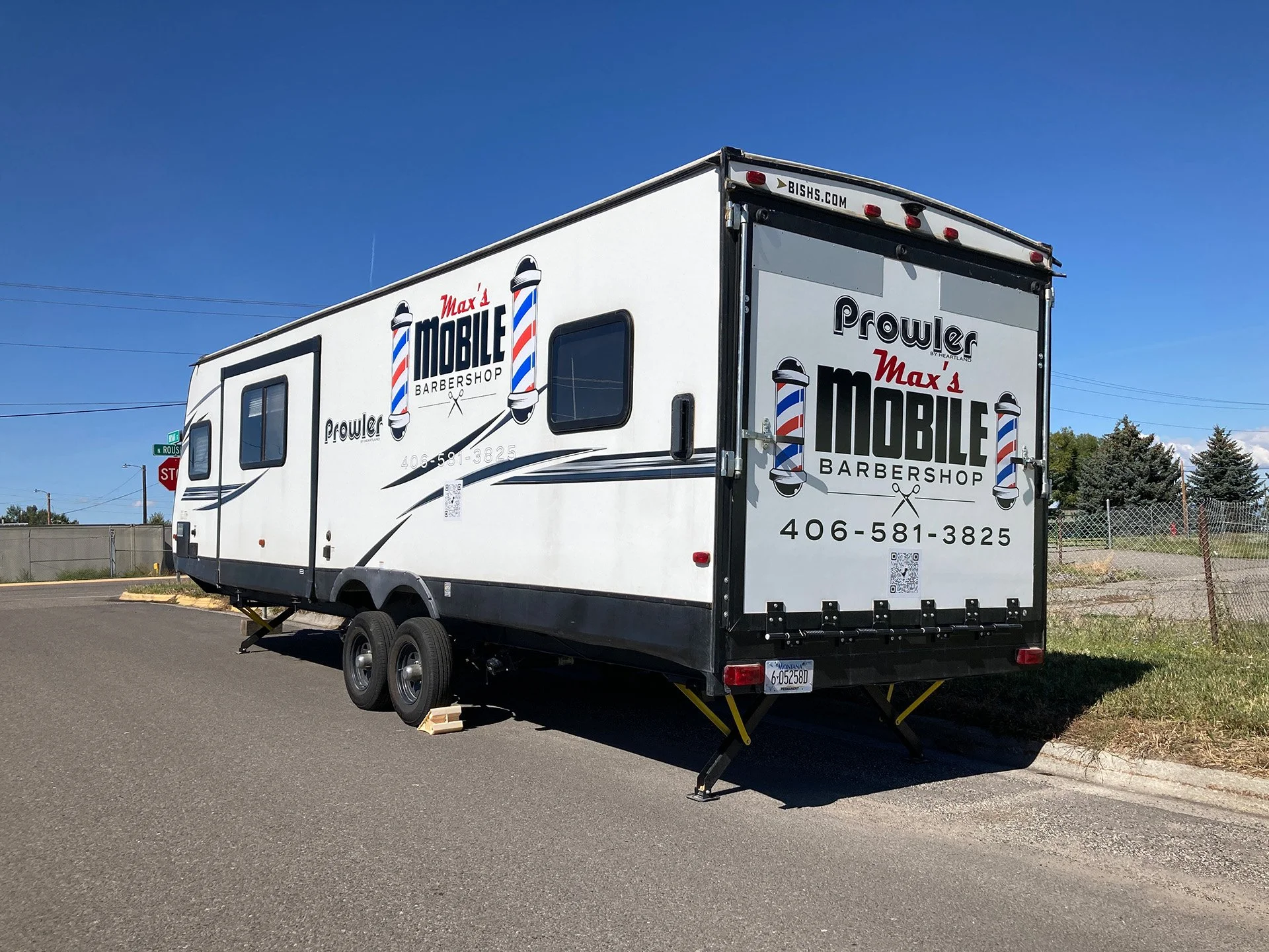 maxsmobilebarbershoptrailergraphics.jpg