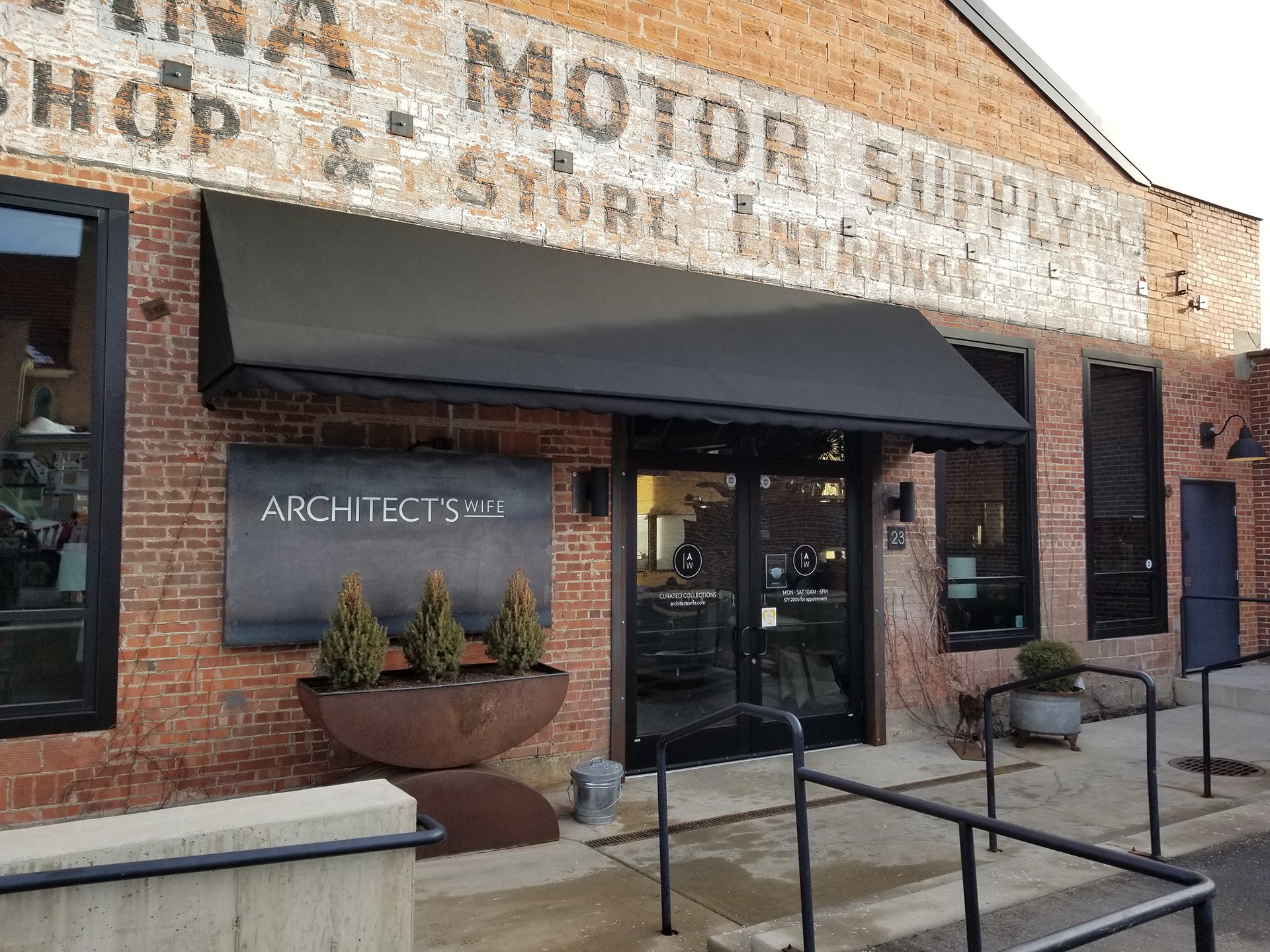 architectswifeawning.jpg