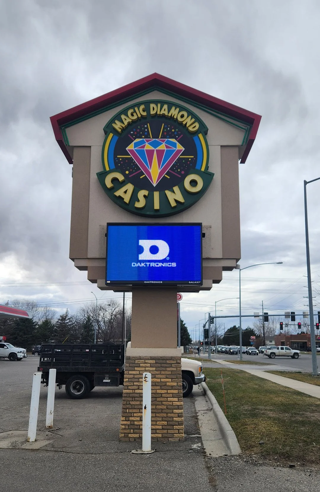 magicdiamondcasinopolesign.jpg
