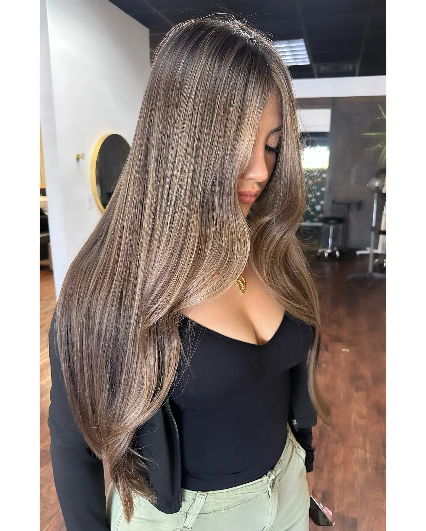 🐆✧🌱✧✧🎱✧✧🎭🫀🫀✧🫀✧
Before| after of this angel
Transformations like this are all about patience 
Lifting to the right level of blonde while preserving the length and health of her hair
lightened with @goldwellus 
toned with @redkenpro shades