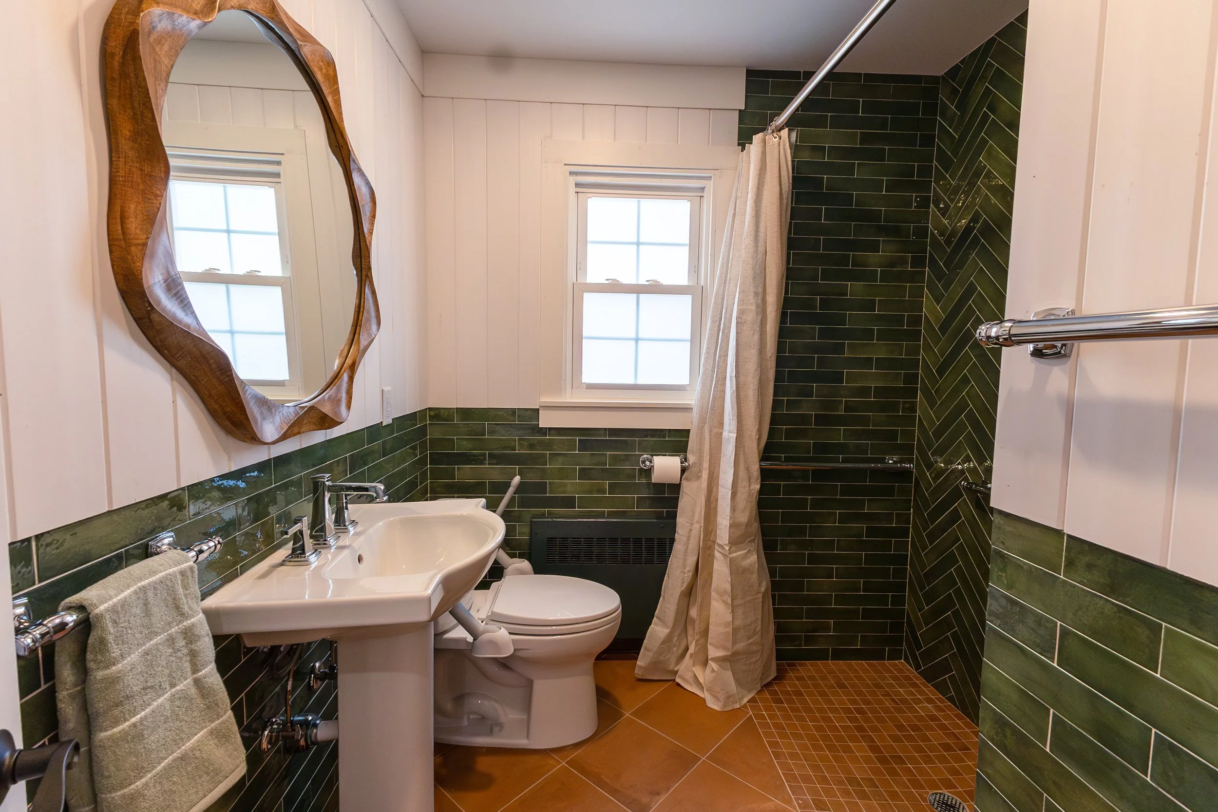 bathroom2.jpg