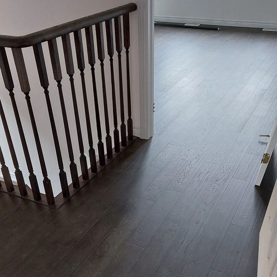Engineered Hardwood Flooring
#hardwood #hardwoodflooring #EngineeredHardwood #engineeredhardwoodflooring