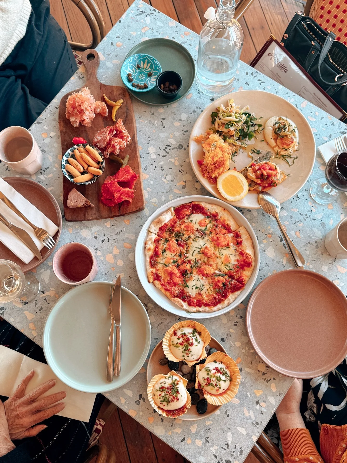 Who&rsquo;s up for a cheeky Thursday night dinner? We kick off tonight from 6:00pm with our stunning menu and a sunset that&hellip; well let&rsquo;s say *almost* as gorgeous&hellip; chefs are sensitive creatures after all! 😉

Book a table via link i