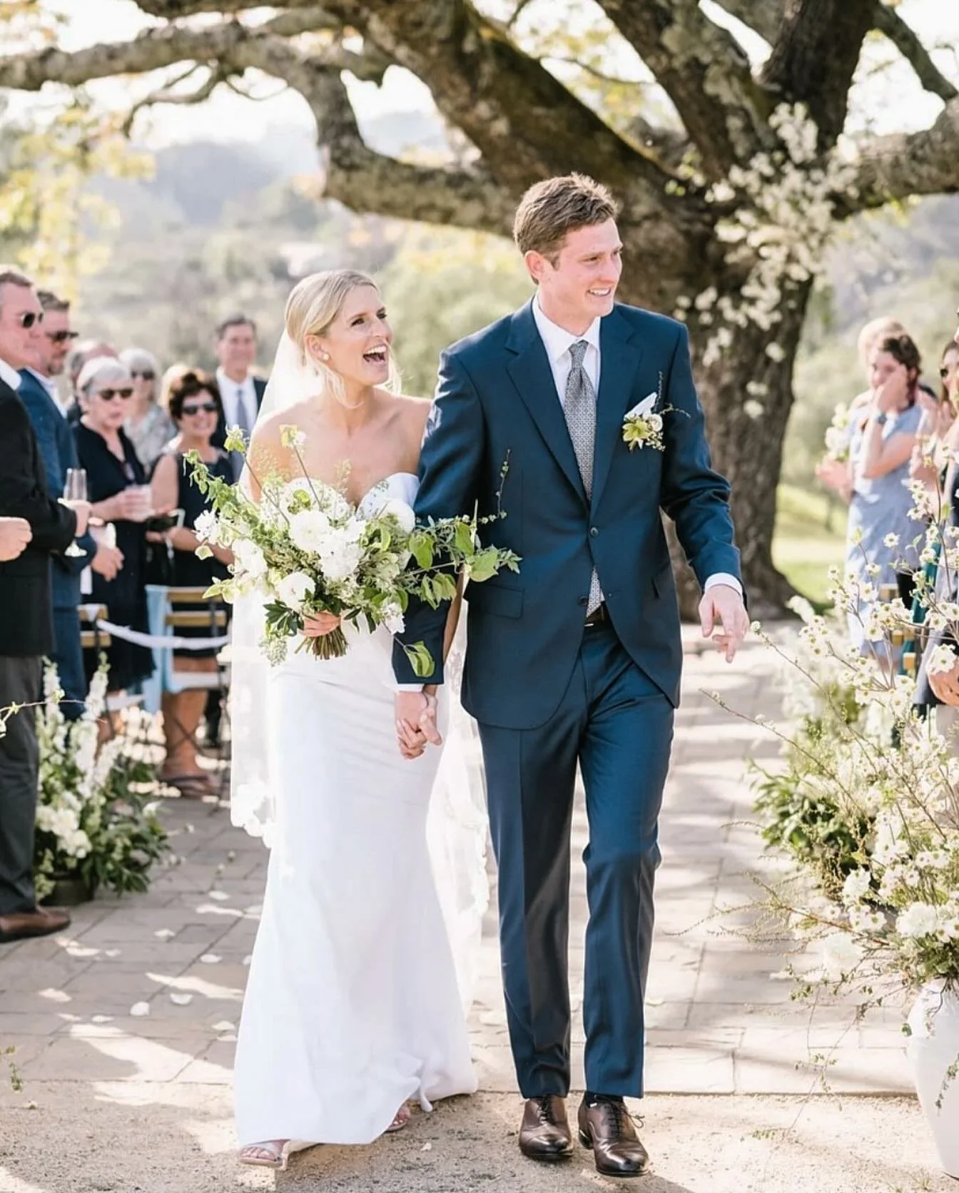 🎼The perfect mix of Saturday night and THE REST OF YOUR LIFE . Somehow it just felt&hellip; so easy. 🎶

Olivia Dean got it right☺️.

Photos by @jodeedebesphoto 

#weddingdestination #triplesranchnapa #wedding #calistoga #napa wedding california lov