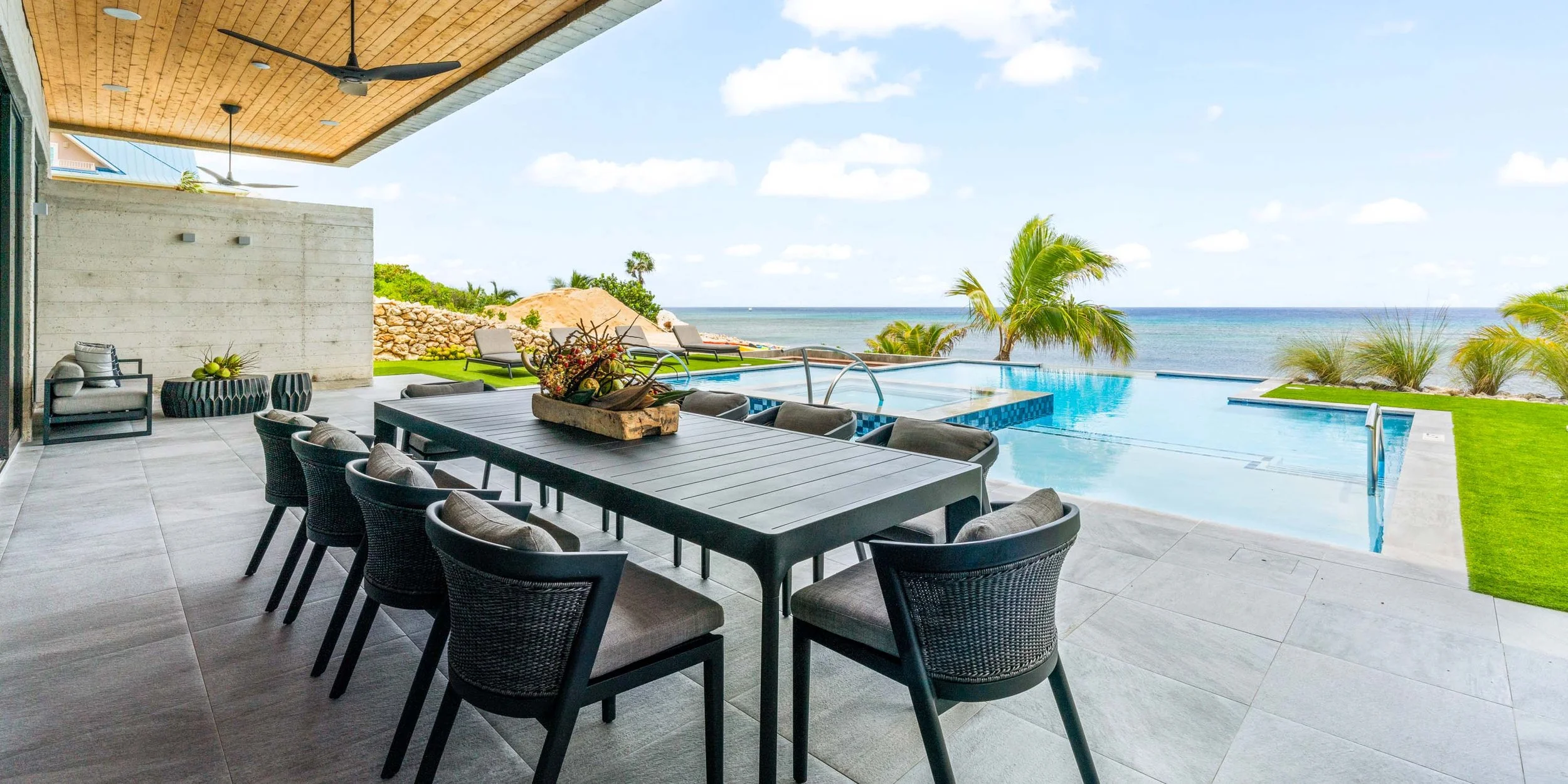 64fb2a07e9b38_120_BR_VerandaDining (1).jpg