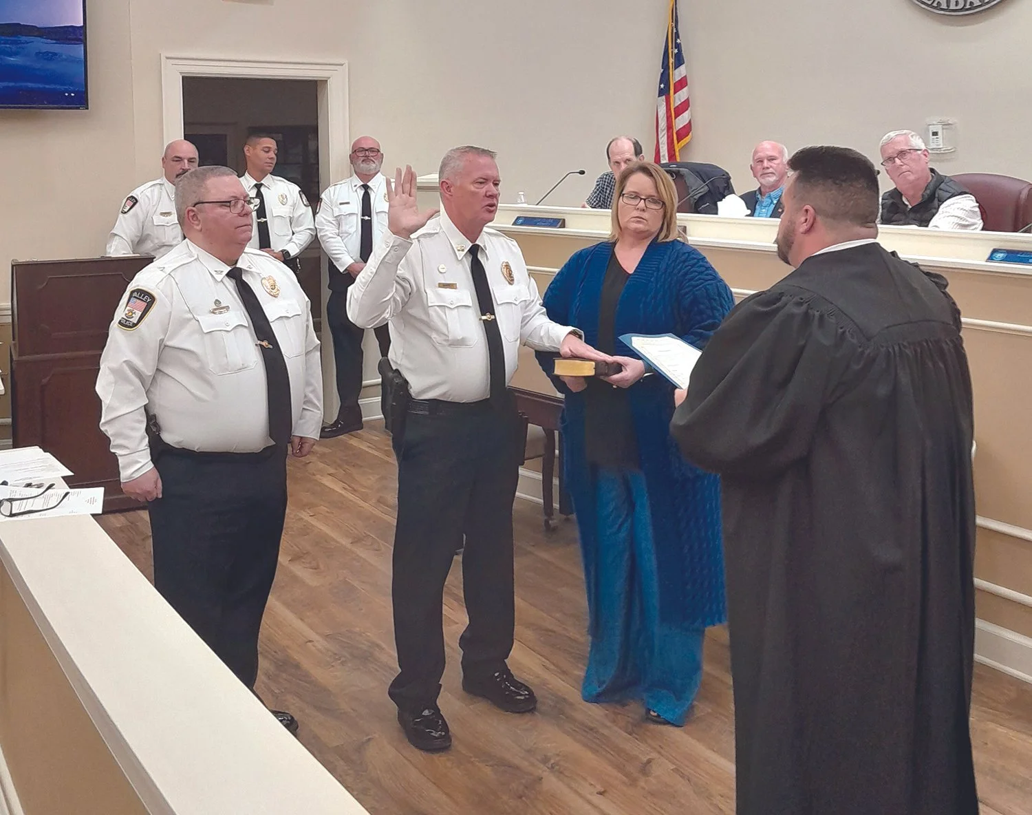 Valley Police Department honors Reynolds, swears in Shirey