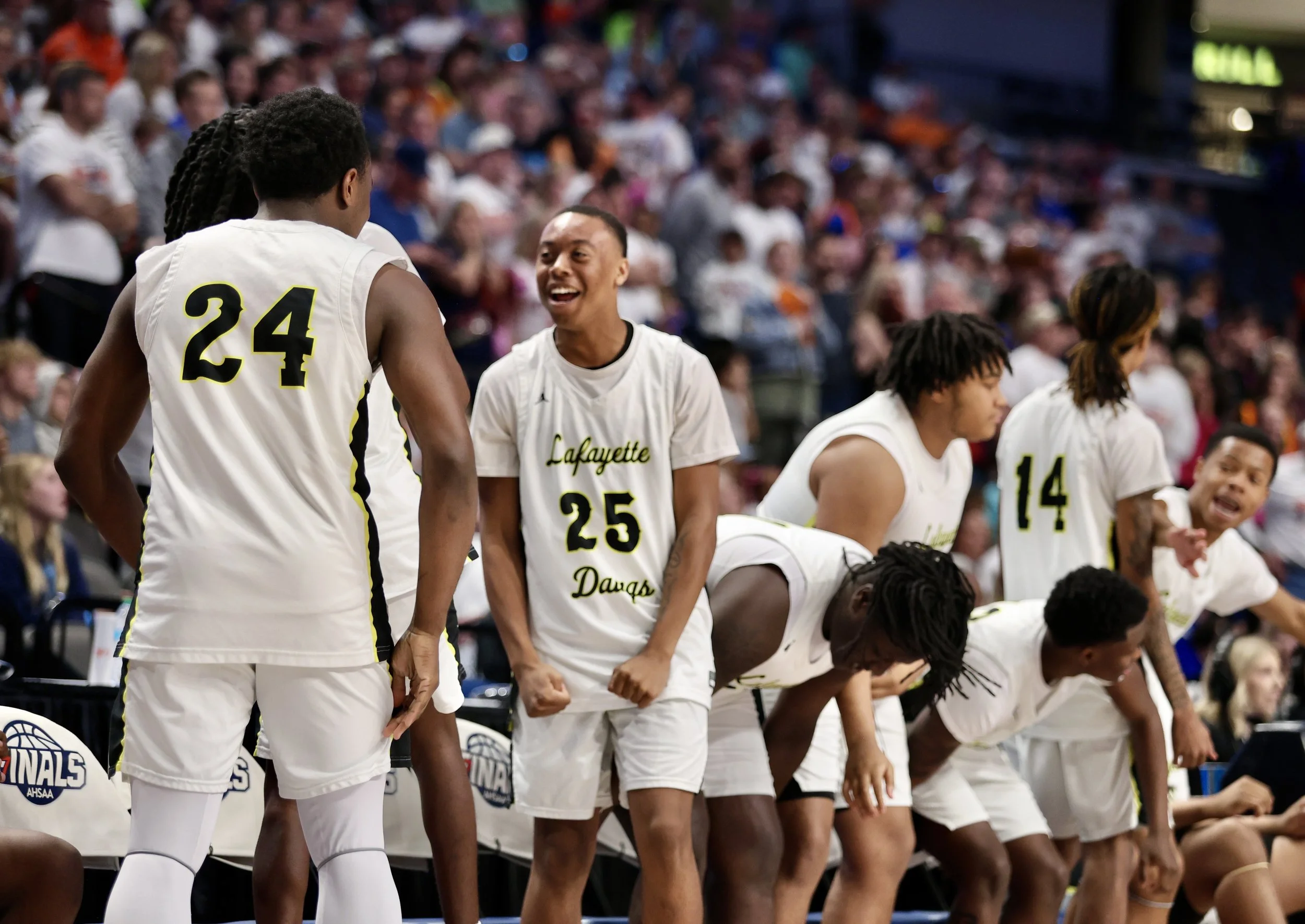 BULLDOGS WIN! Advance to 2A state championship