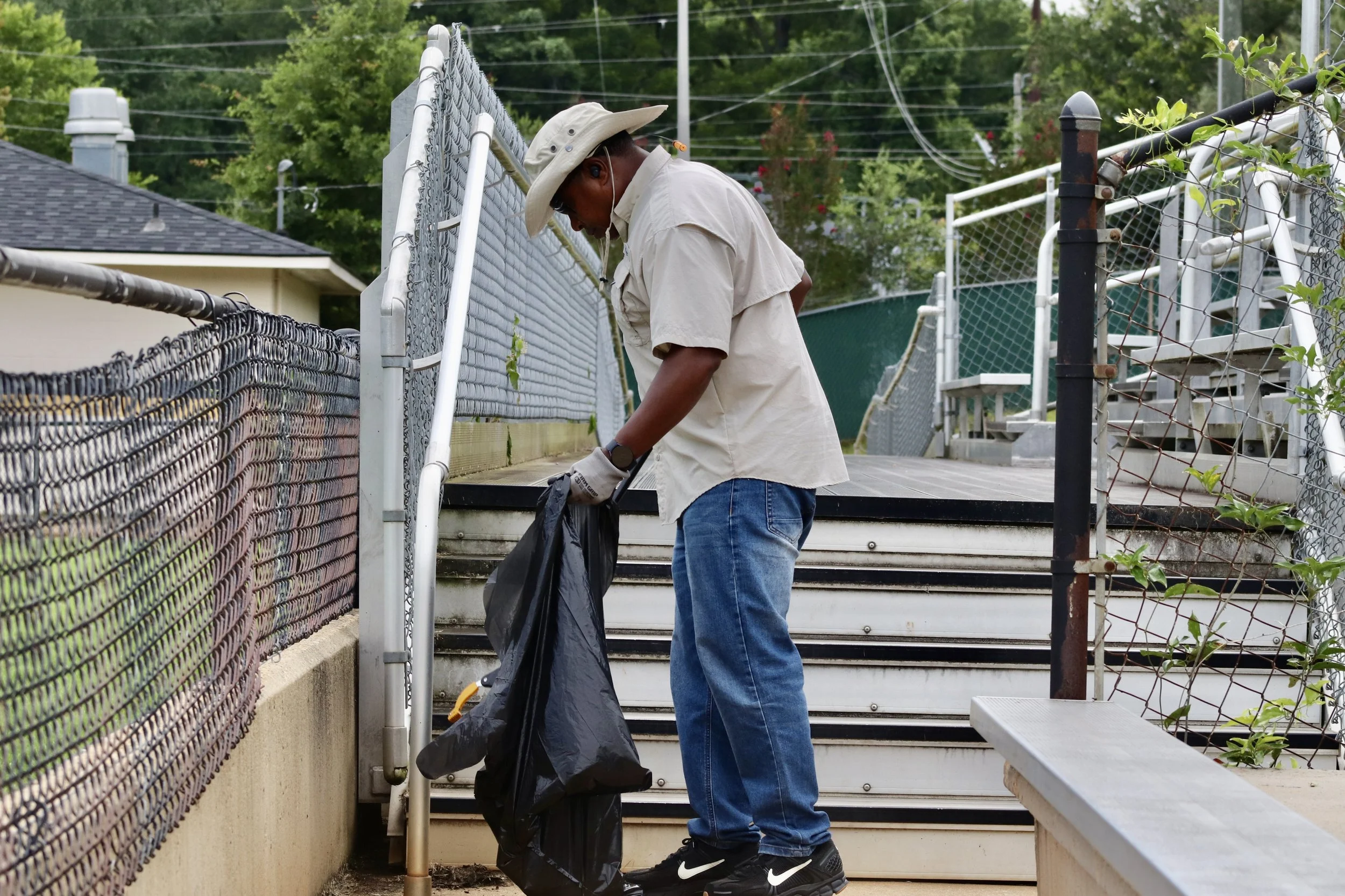 LaFayette volunteers tackle stadium cleanup