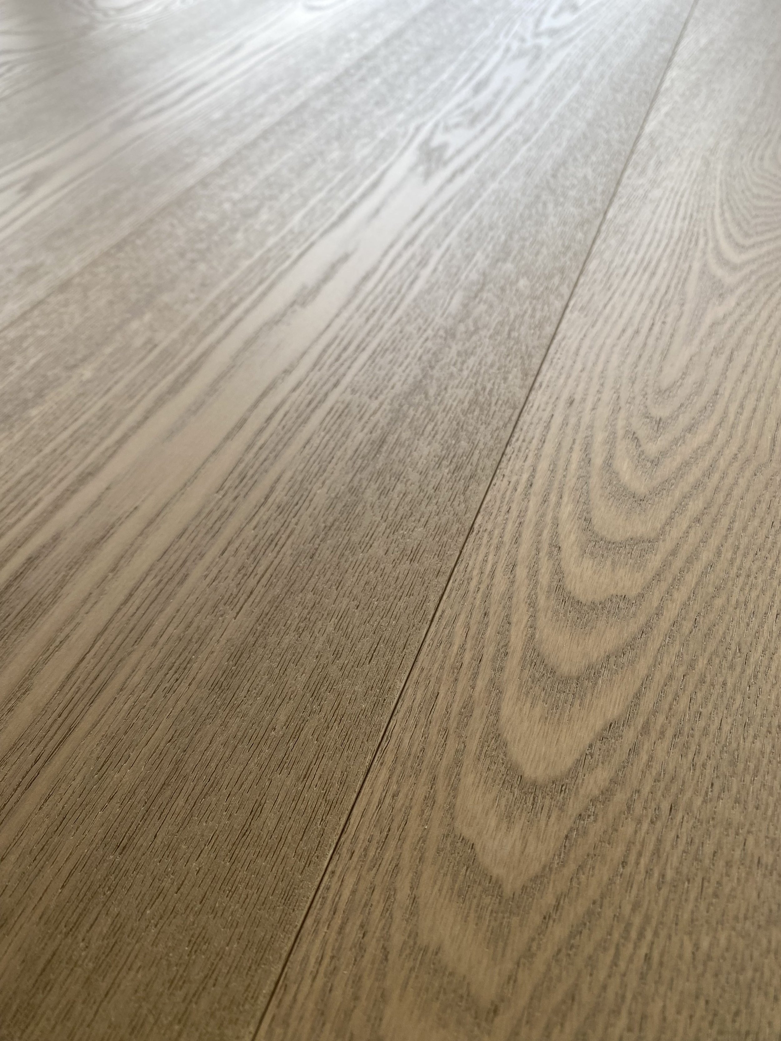 Dusky Ash close up showing grain
