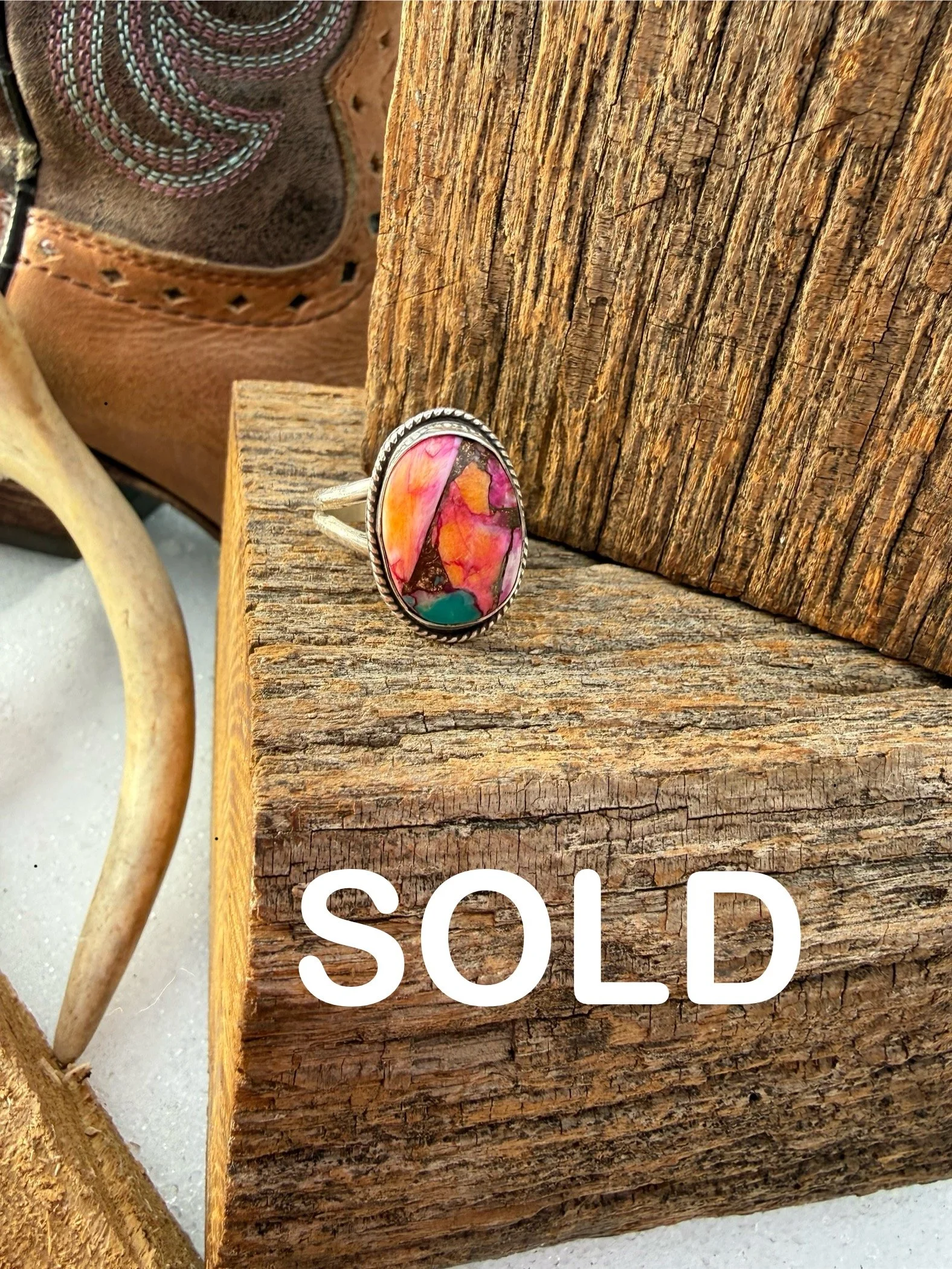 Oval Spiny Oyster Ring