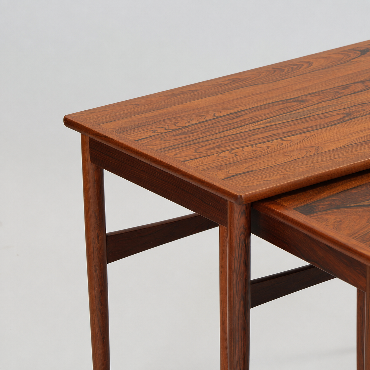 Rosewood nesting table BR Gelsted details.png