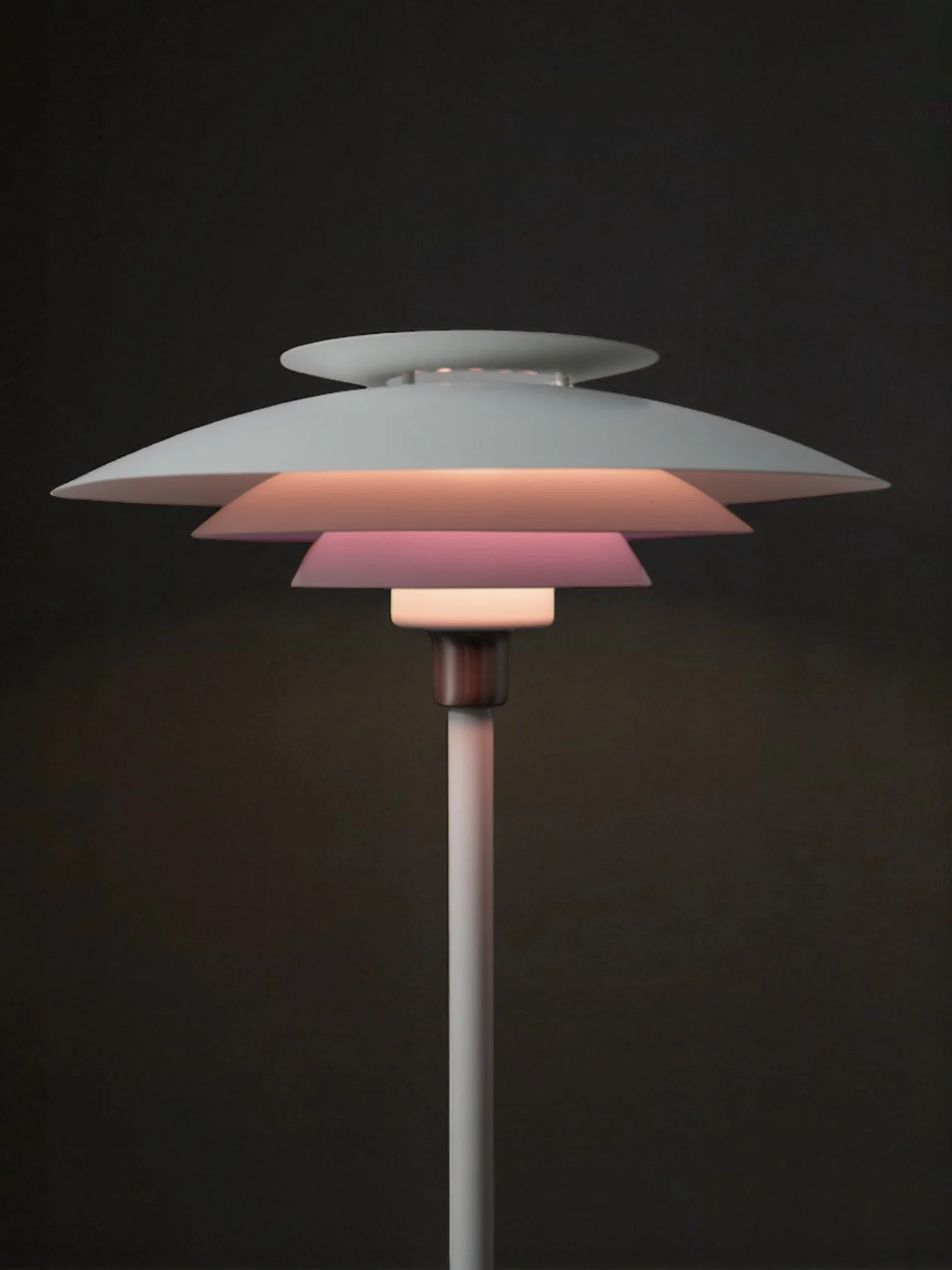form-light-floor-lamp_02-Photoroom.jpg