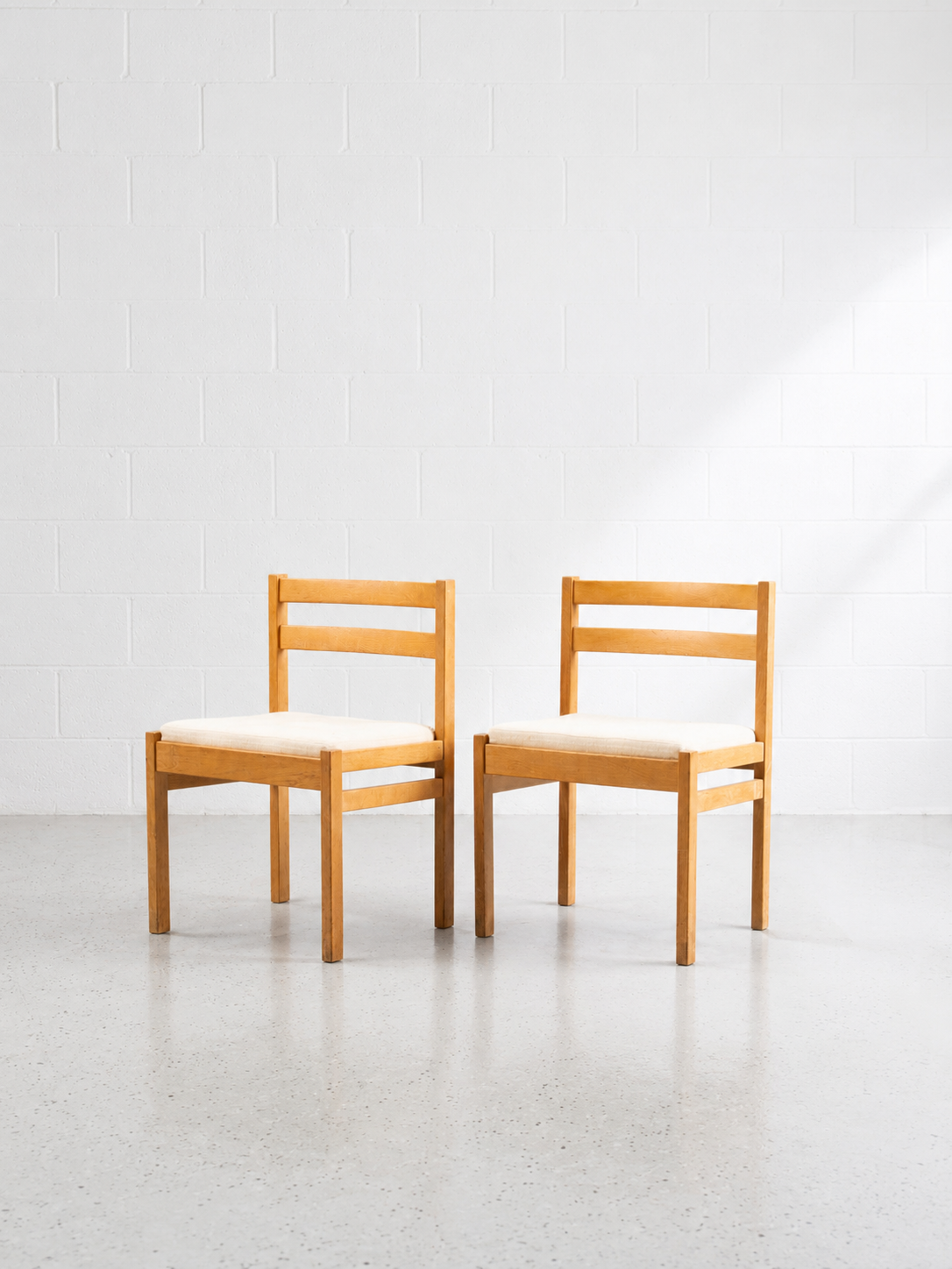 oak dining chairs.png