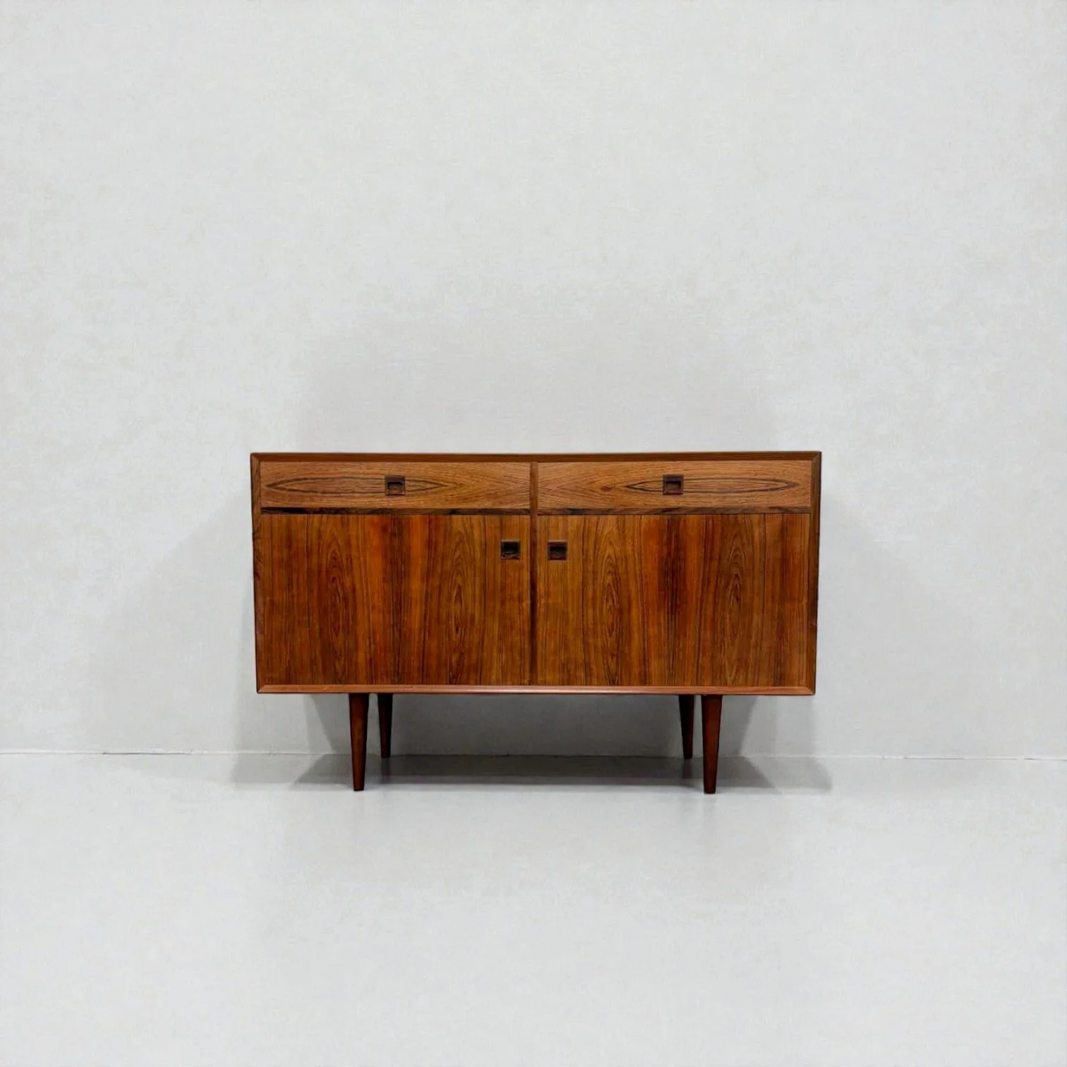 Rosewood cabinet by E. Brouer-Photoroom.jpg