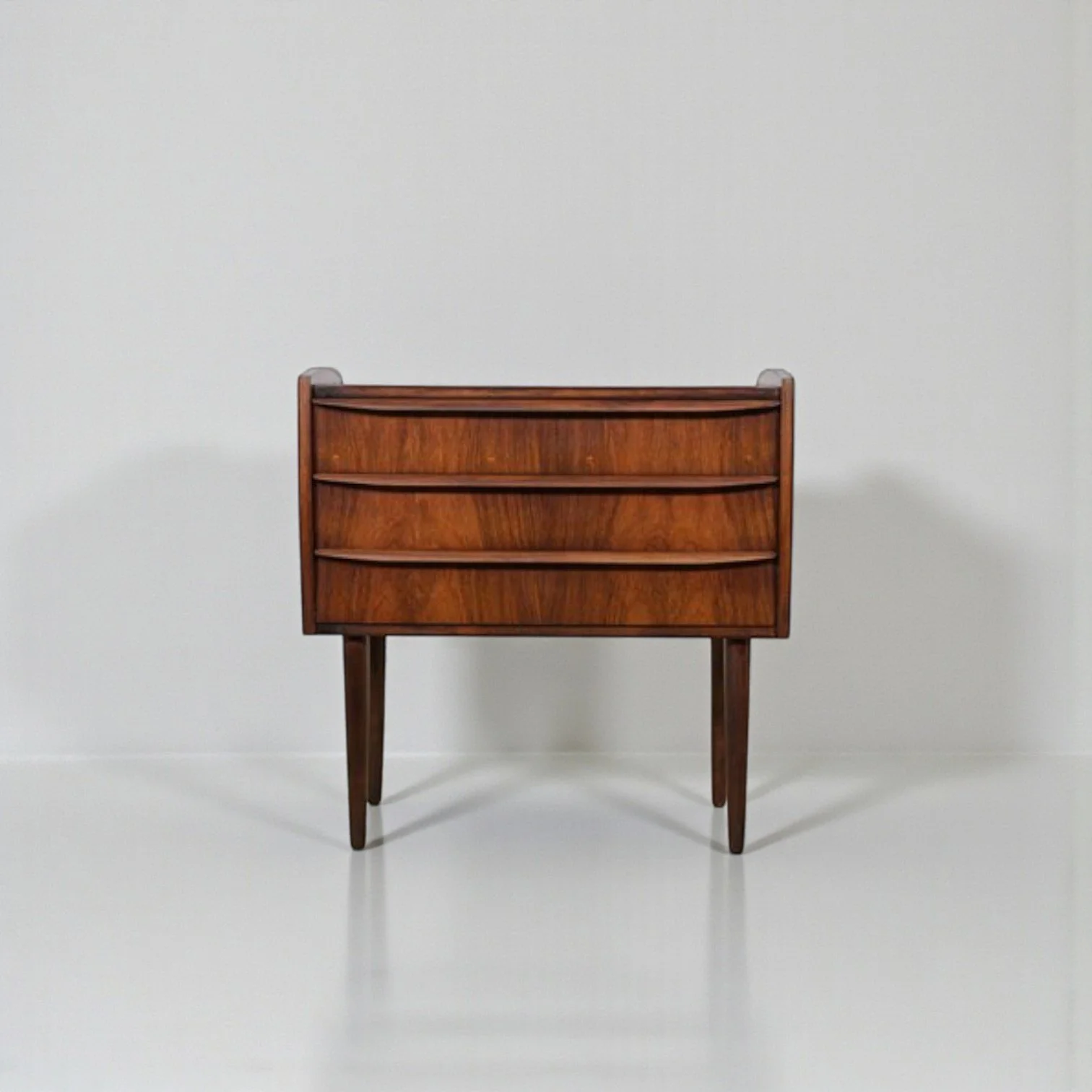 mid-century-danish-rosewood-dresser-1960s-2-Photoroom.jpg