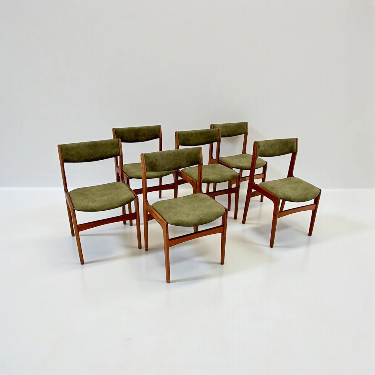set-of-6-vintage-danish-teak-dining-chairs-1960s (1)-Photoroom.jpg